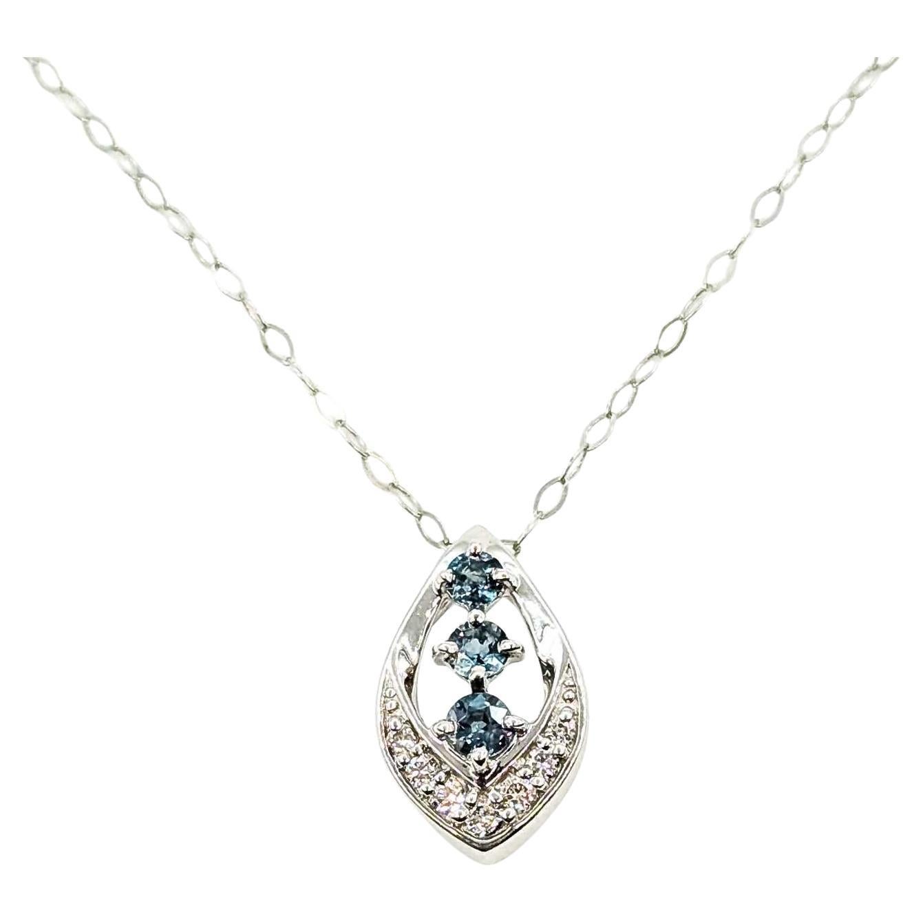 Alexandrite & Diamond Drop Pendant in Platinum en vente