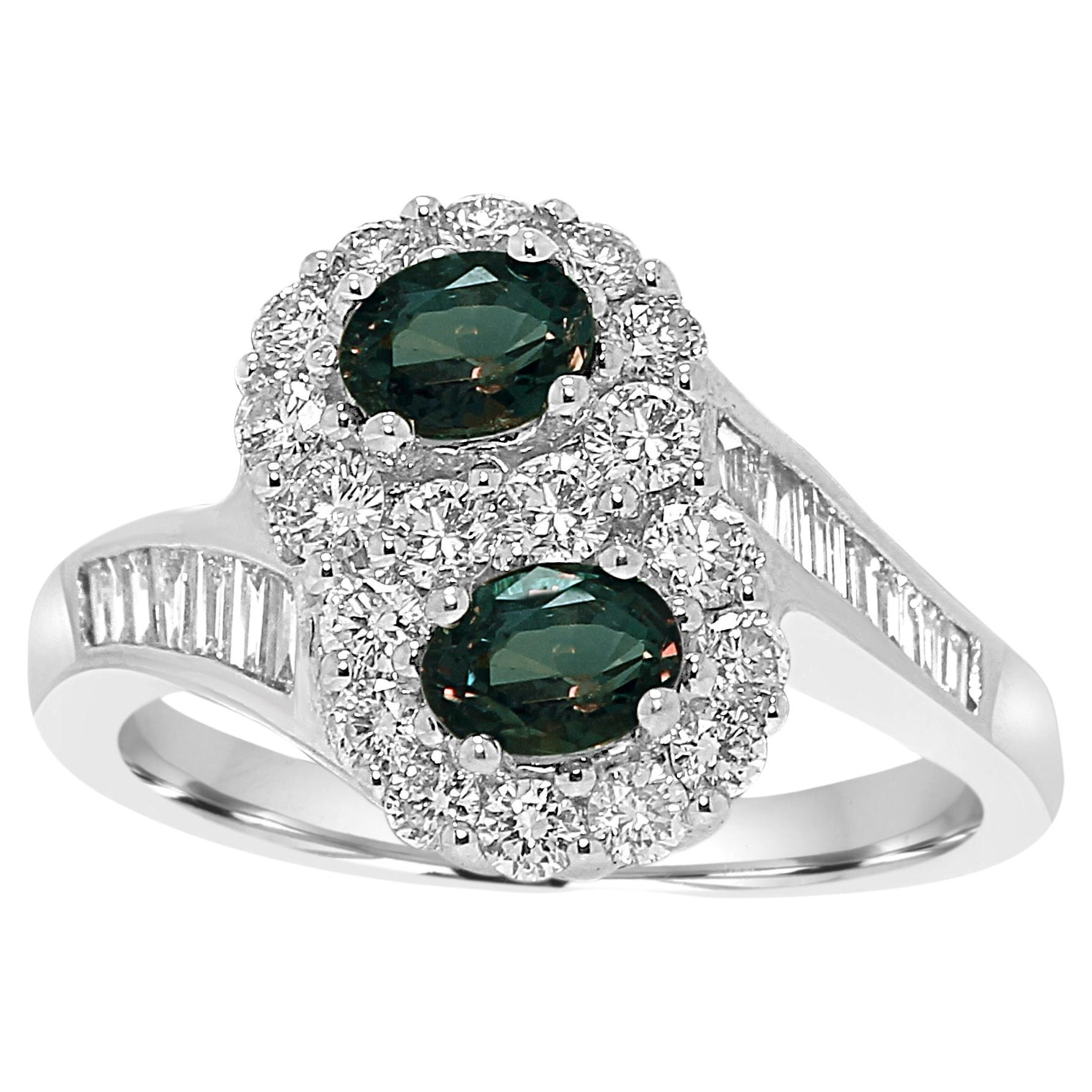 Alexandrite Diamond Halo Round Baguette White Gold Engagement Toi et Moi Ring en vente