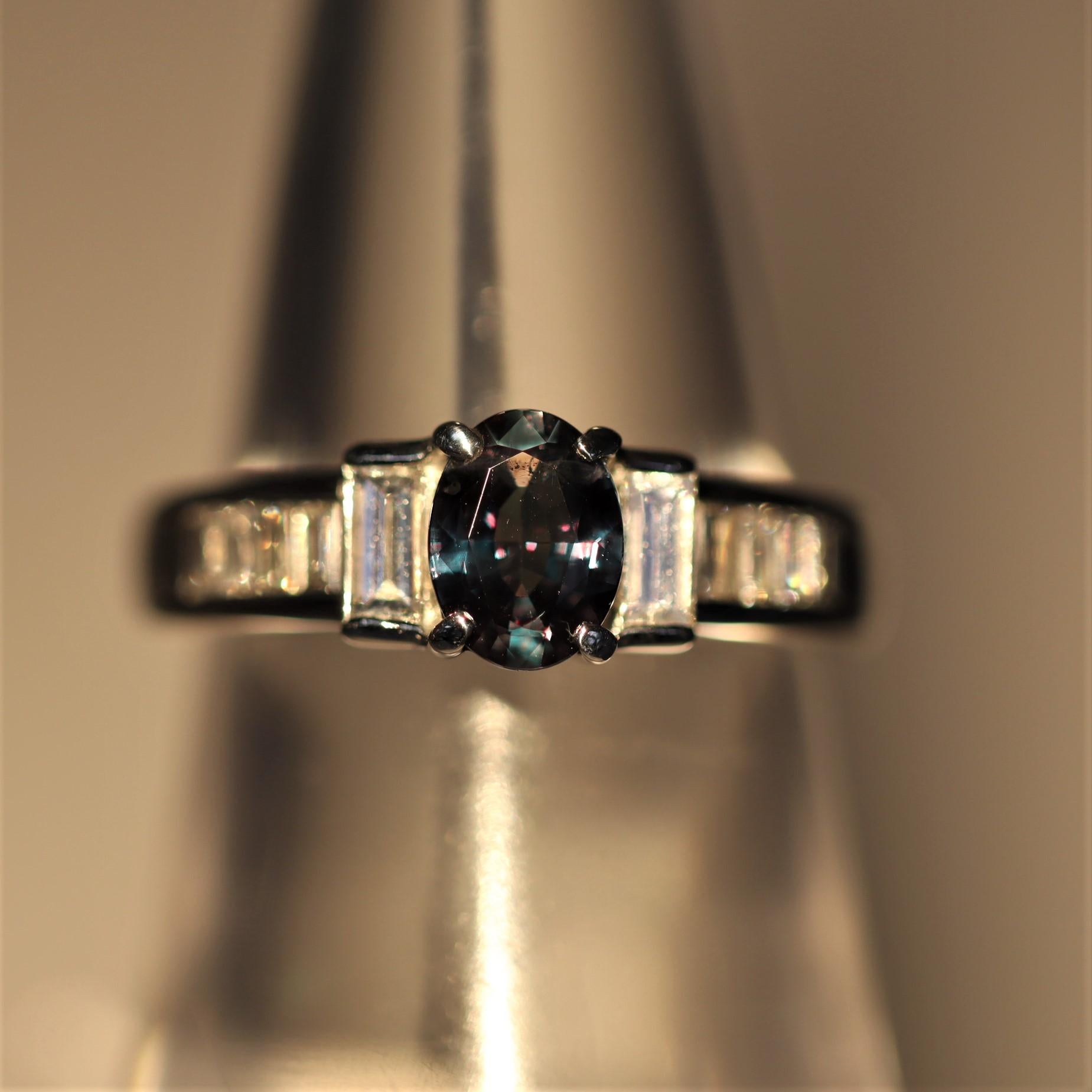 Platinring mit Alexandrit und Diamant (Gemischter Schliff)