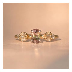 Anillo de alejandrita y diamantes en oro amarillo de 14k - GIA 6237584985