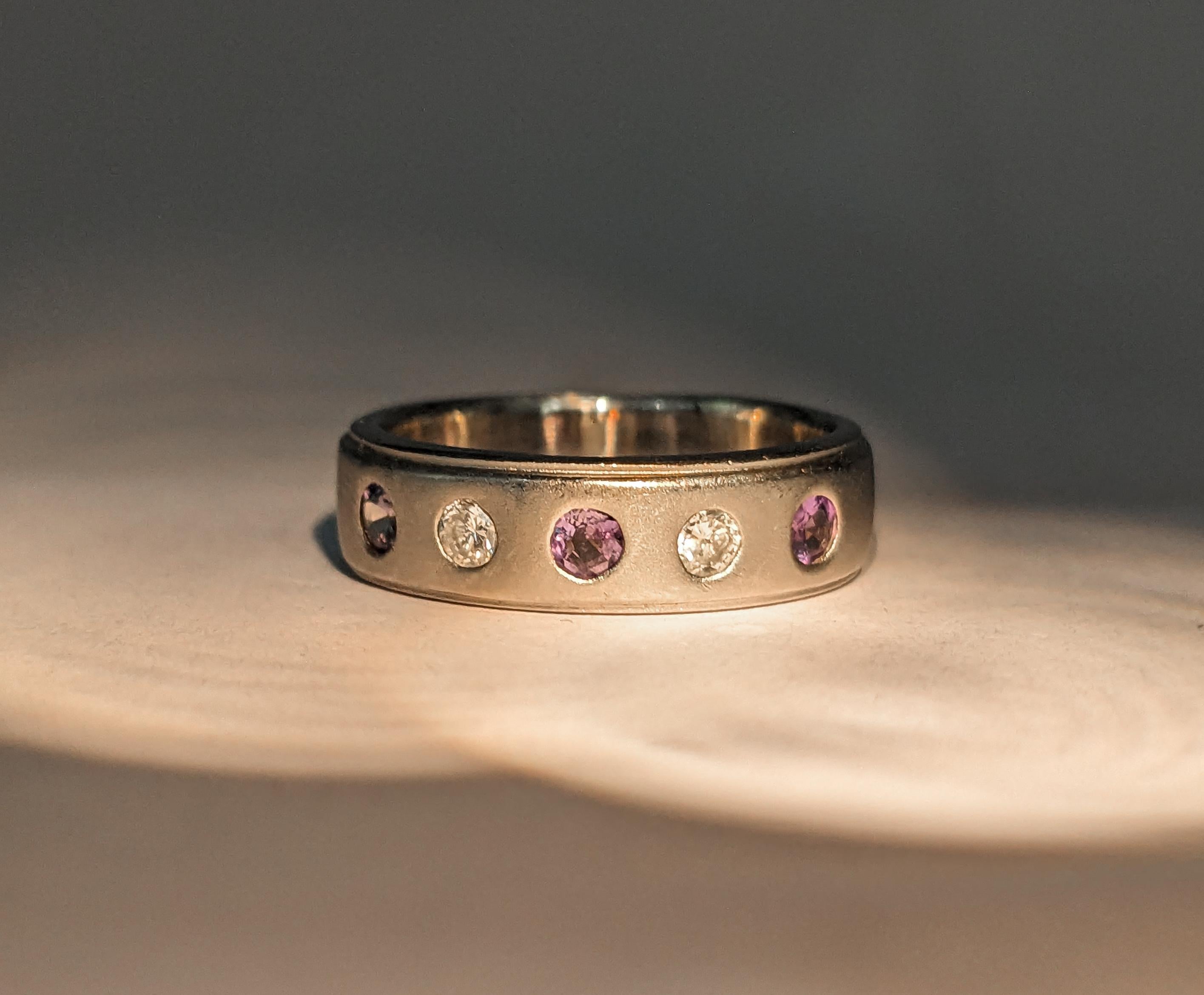 Alexandrit & Diamantring aus Platin mit Alexandrit (Rundschliff)
