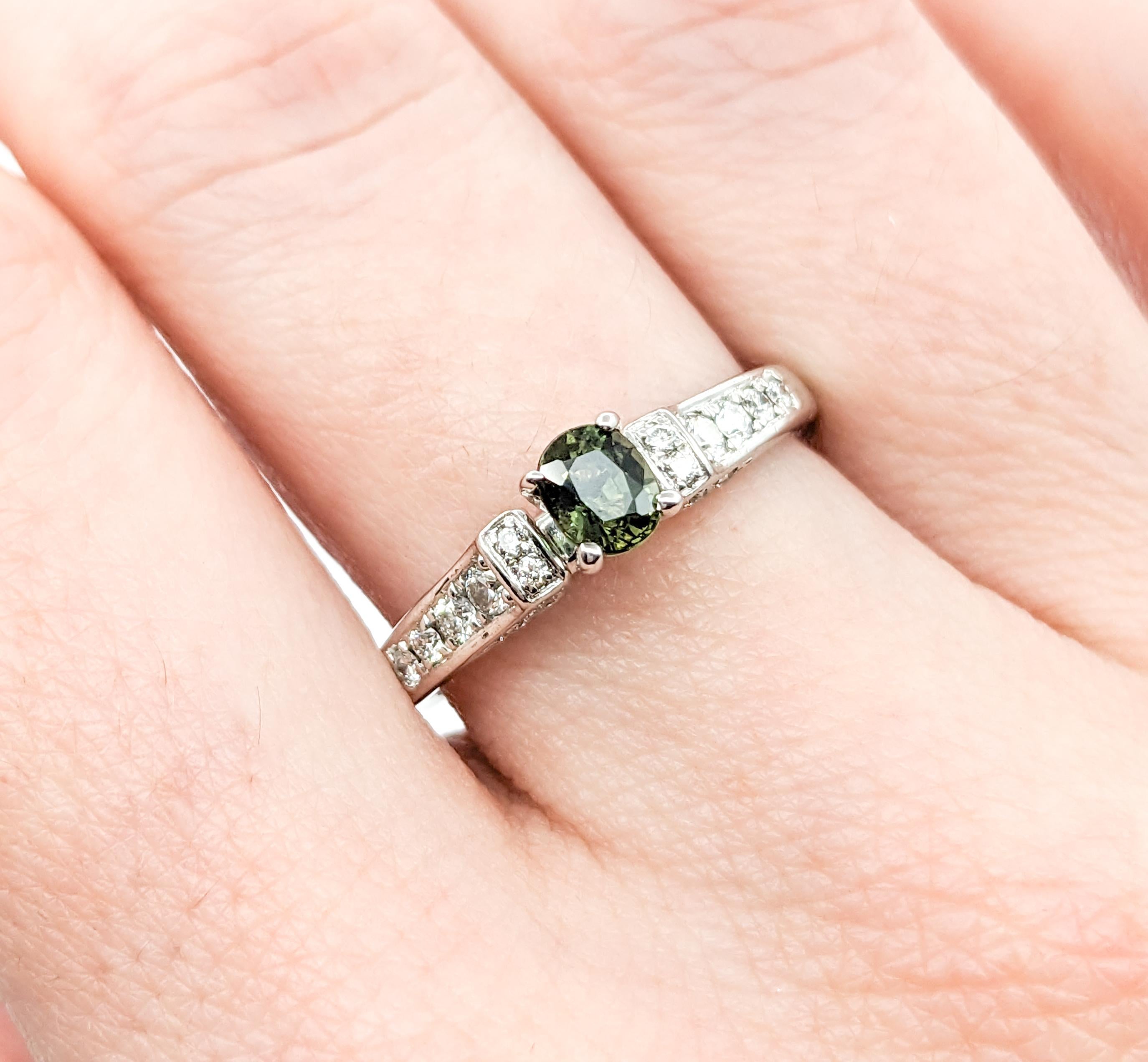 Alexandrite & Diamond Ring In White Gold In Excellent Condition For Sale In Bloomington, MN