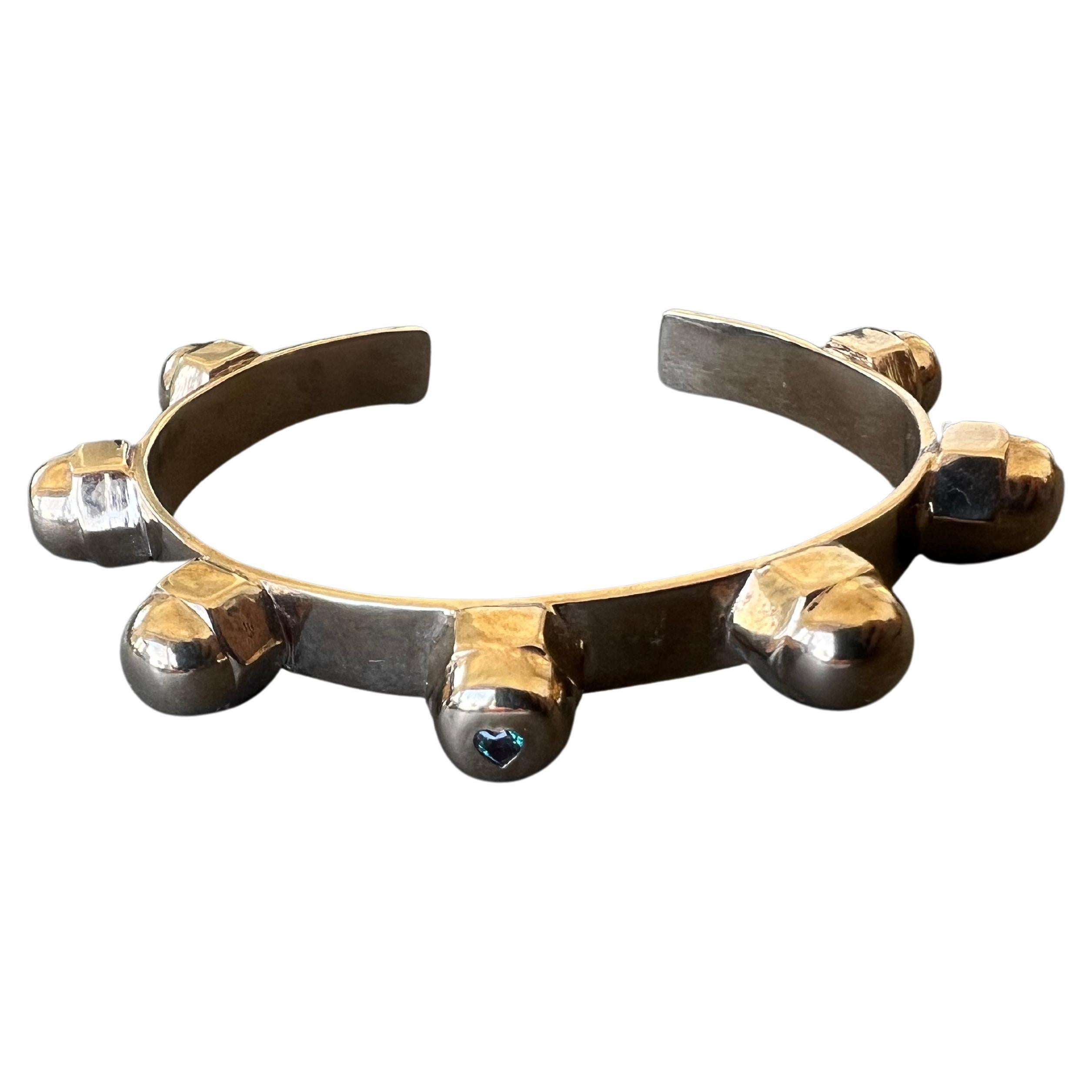 Alexandrite Heart Gem Cuff Bangle Bracelet 7 Studs J Dauphin

Material: Polished Bronze

Size Medium/ Large

Designer:

J DAUPHIN stud cuff bracelet

Hand Made in Los Angeles

Available for immediate delivery
