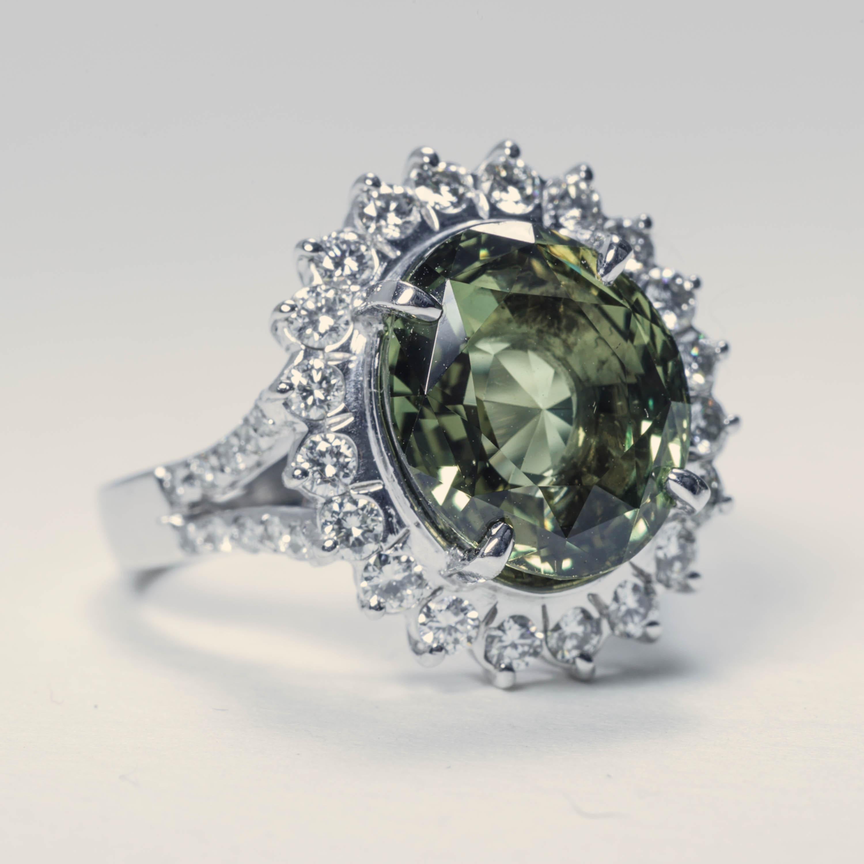Alexandrite & Diamond Ring 7.35 Carats, Rare Color Change Gem Certified 10