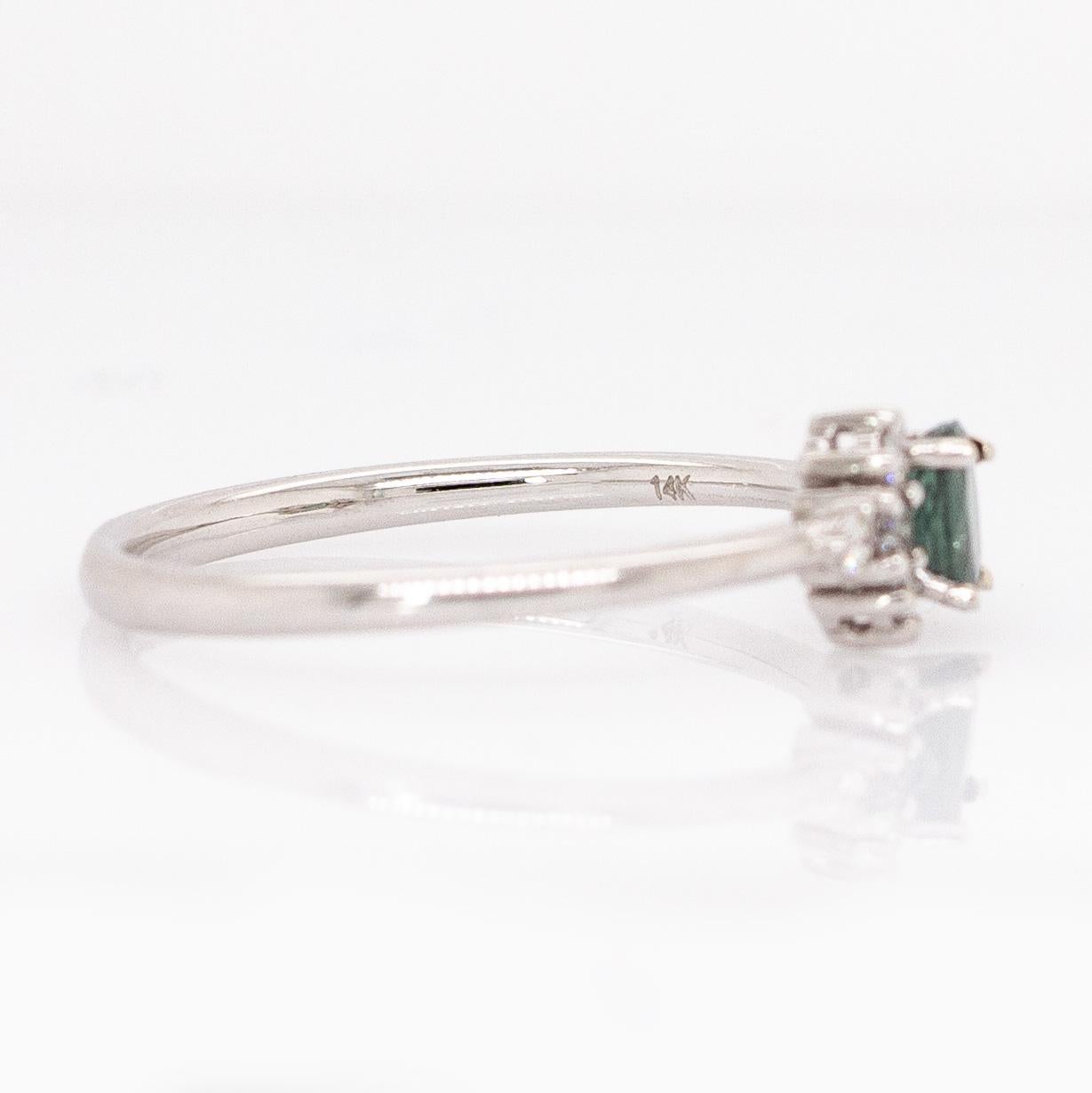 Anello con alessandrite e diamanti naturali: Oro bianco massiccio 14k, rotondo 4 mm in vendita 2