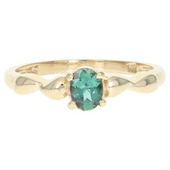 Alexandrite Solitaire Ring, 14 Karat Yellow Gold Oval Brilliant .35 Carat