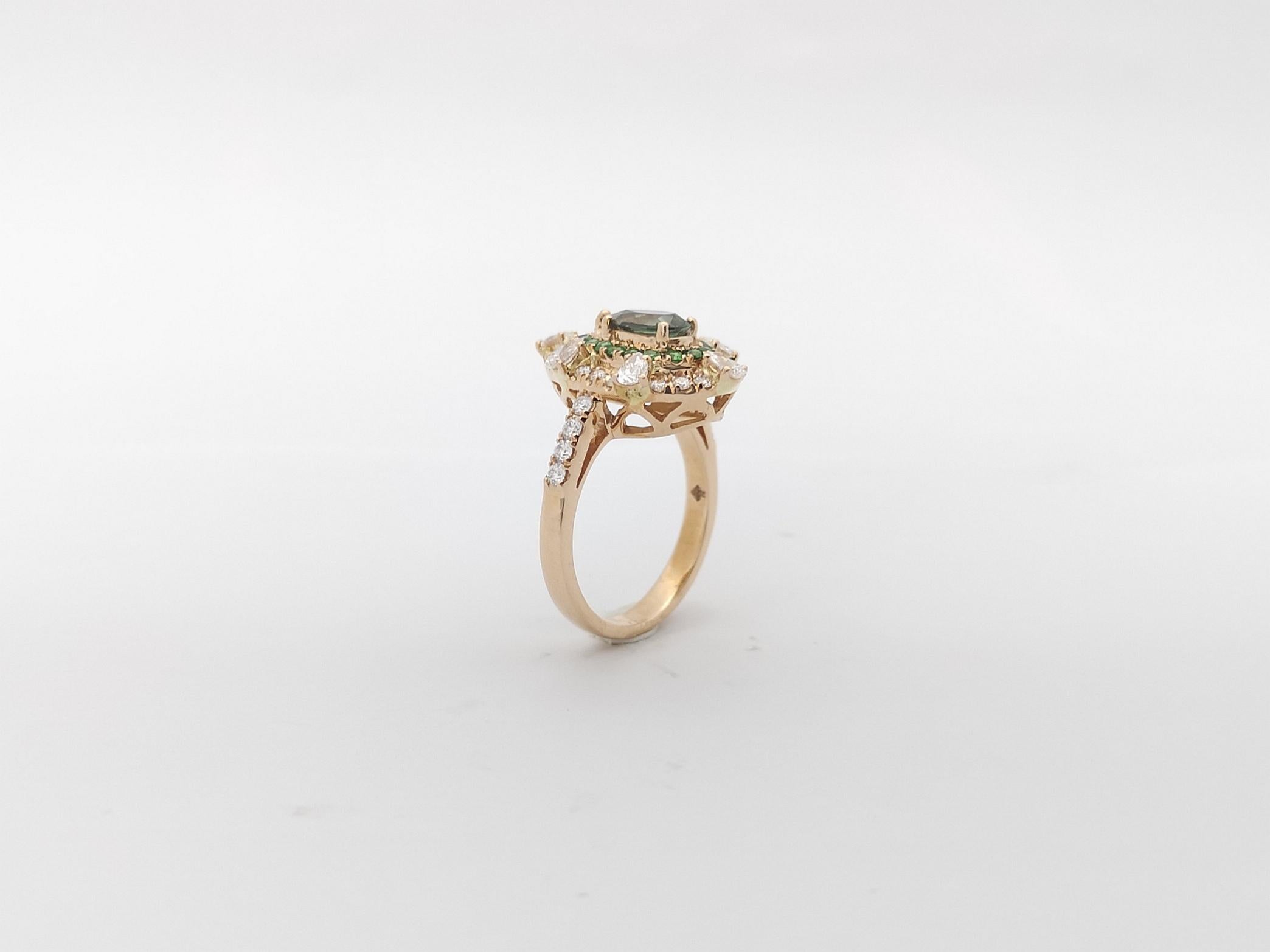 Alexandrite, Tsavorite and Diamond Ring set in 18K Rose Gold Settings For Sale 5