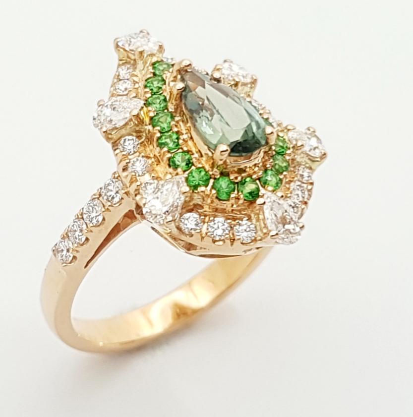 Alexandrite, Tsavorite and Diamond Ring set in 18K Rose Gold Settings For Sale 2