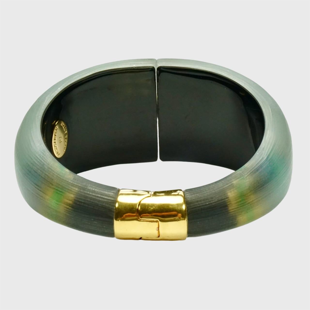 Alexis Bitttar Brazalete de pavo real chapado en oro y lucita con brillantes en venta 1