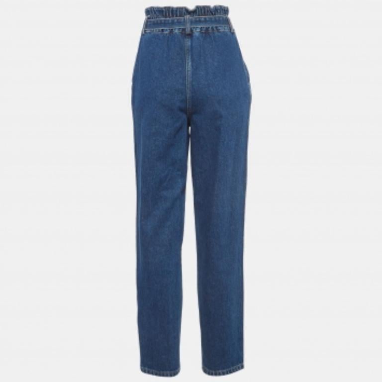 Ponte a la moda con estos vaqueros Alexis. Confeccionadas con un estilo de cintura alta, ofrecen la mezcla perfecta de moda y comodidad, lo que las convierte en imprescindibles en cualquier armario.