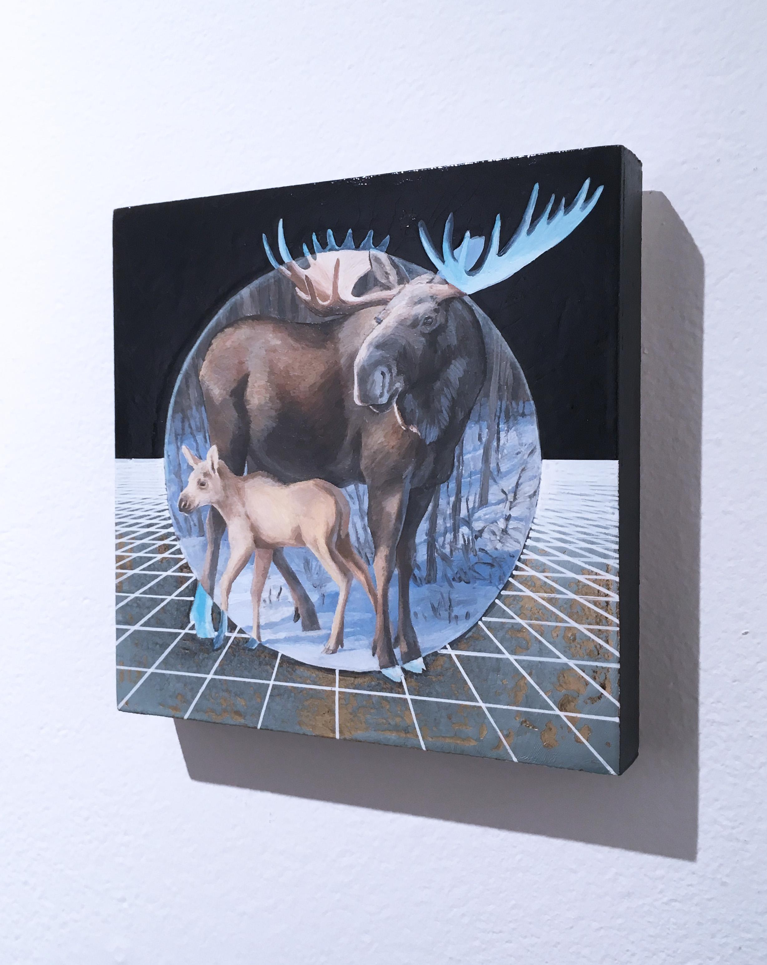 Moose, or, huile, feuille métallique, bleu, arbres, animaux, paysage, grille - Contemporain Painting par Alexis Kandra