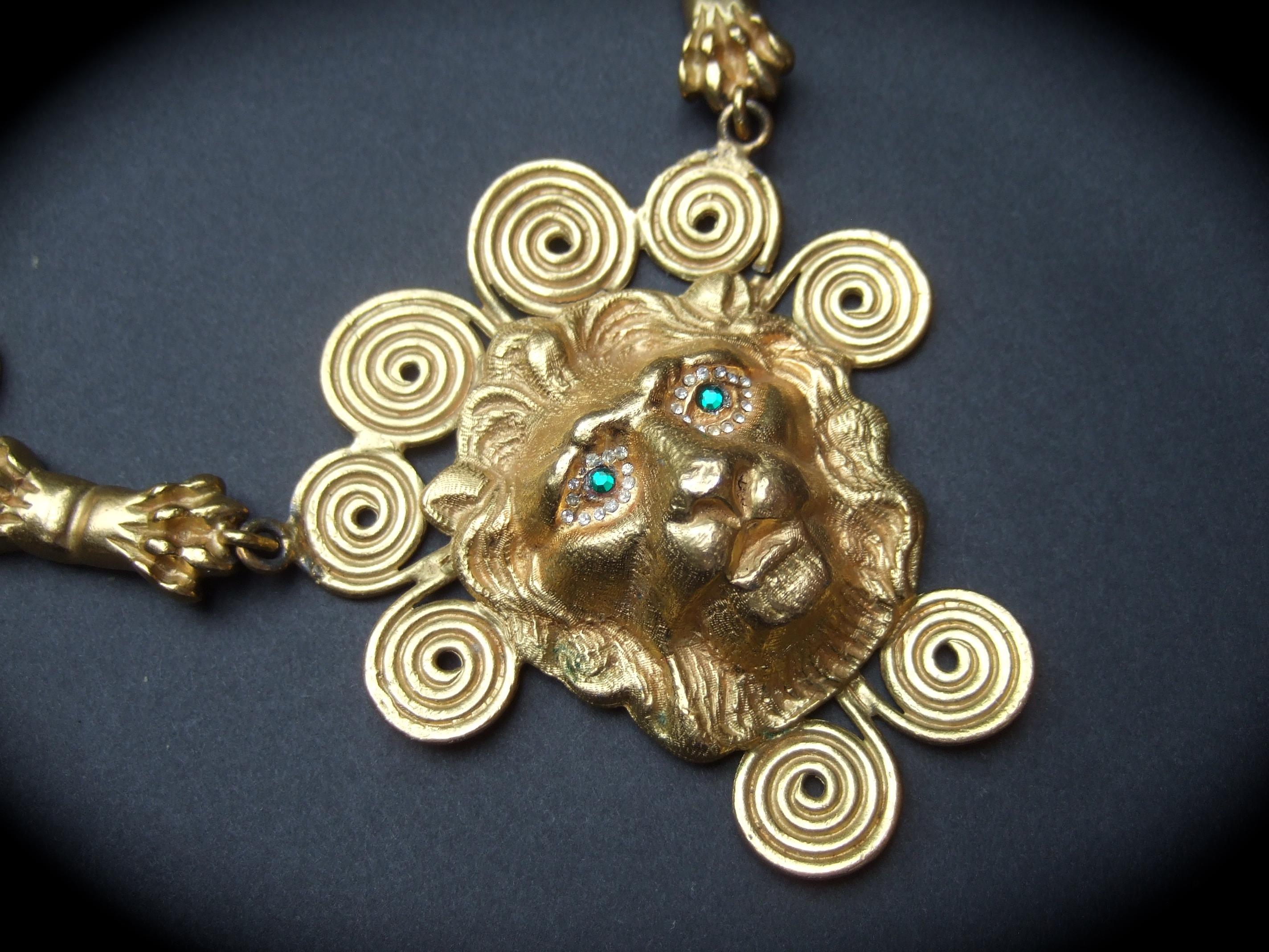 A.I.C C. Extraordinaire collier à pendentif en forme de patte de lion massif, c. années 1970 en vente 1