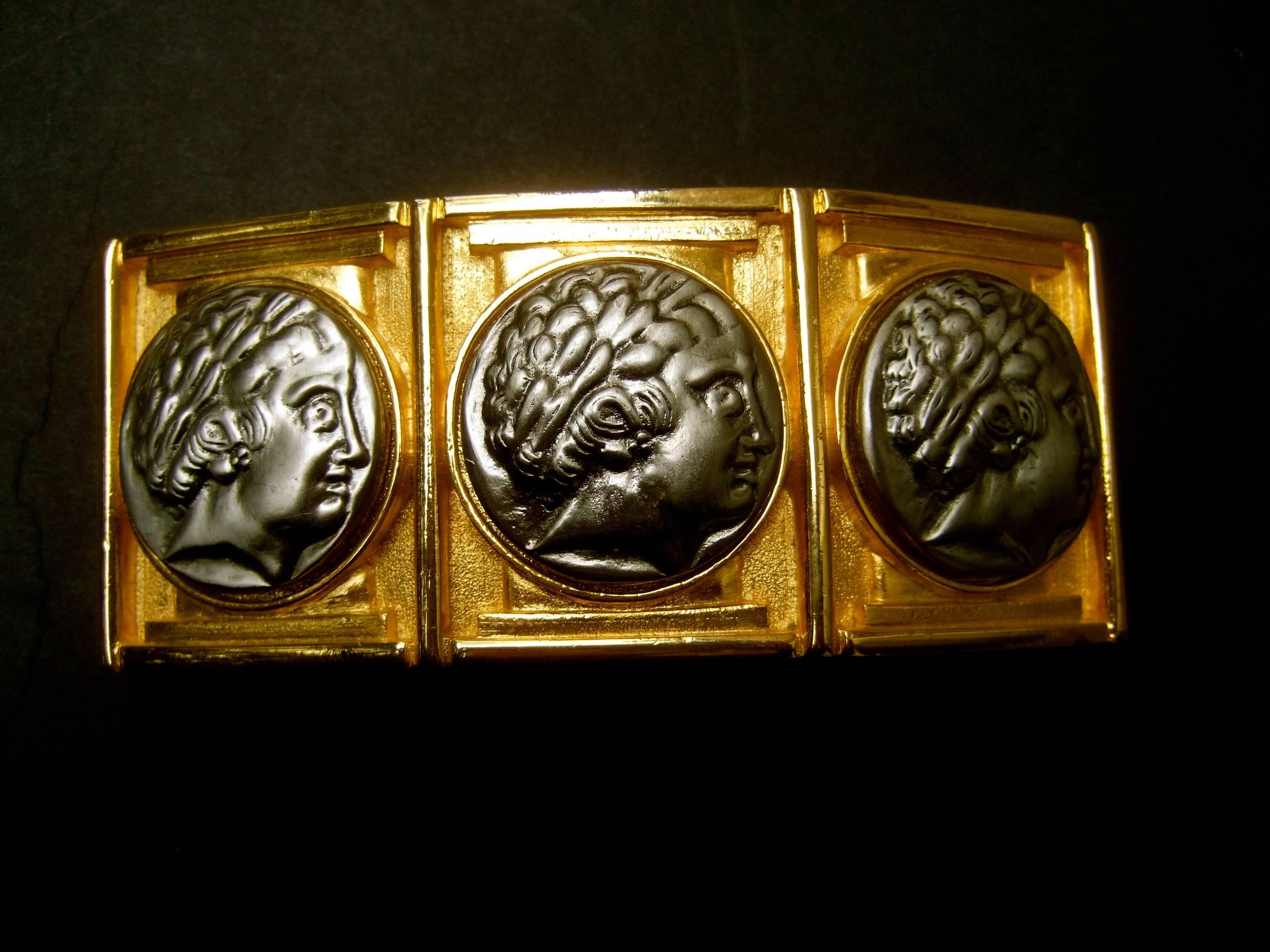 Alexis Kirk - Boucle de ceinture en métal doré massif avec médaillon romain, c. 1980 en vente 2