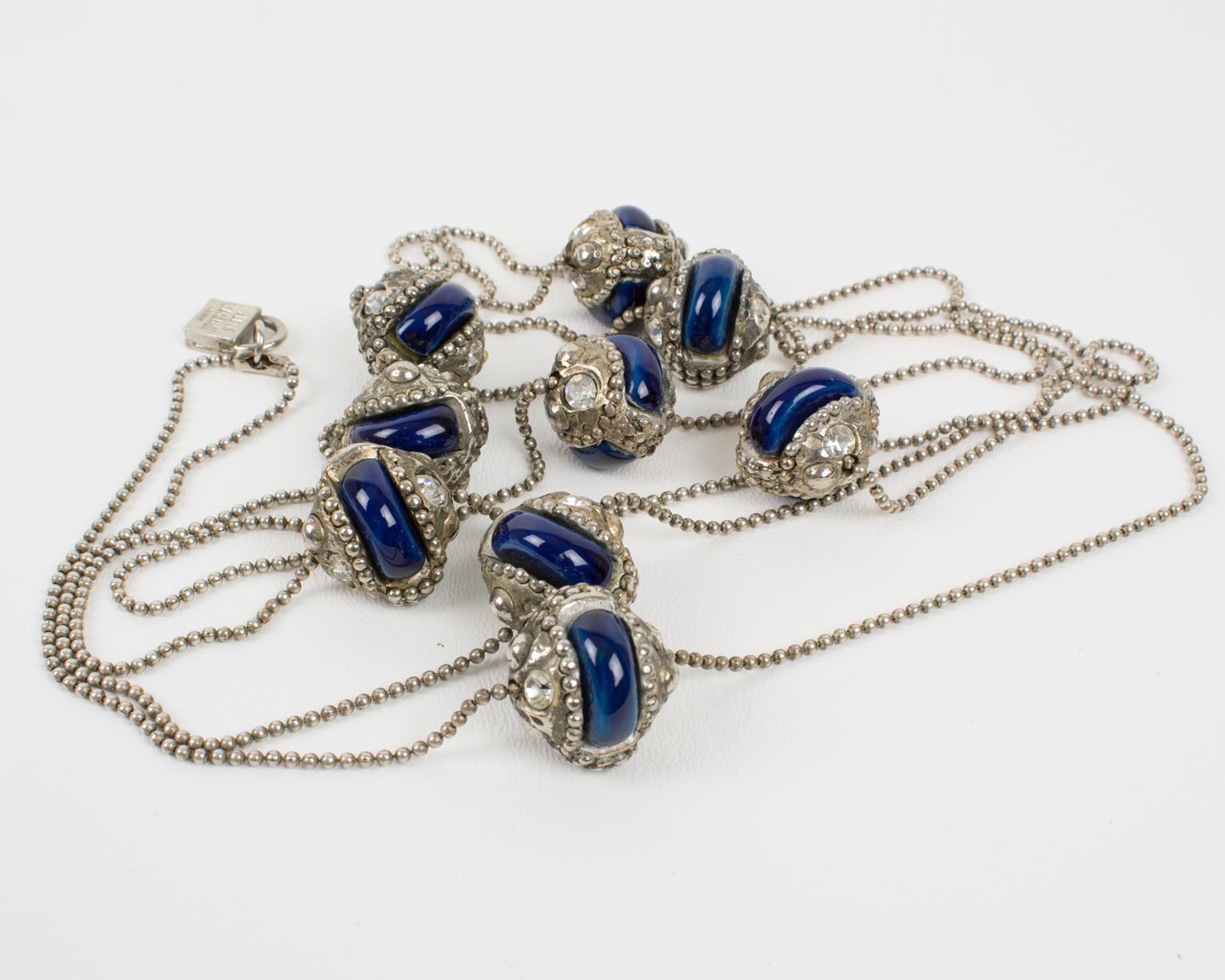 Alexis Lahellec Paris Collier extra long en métal argenté avec perles de céramique bleue en vente 9