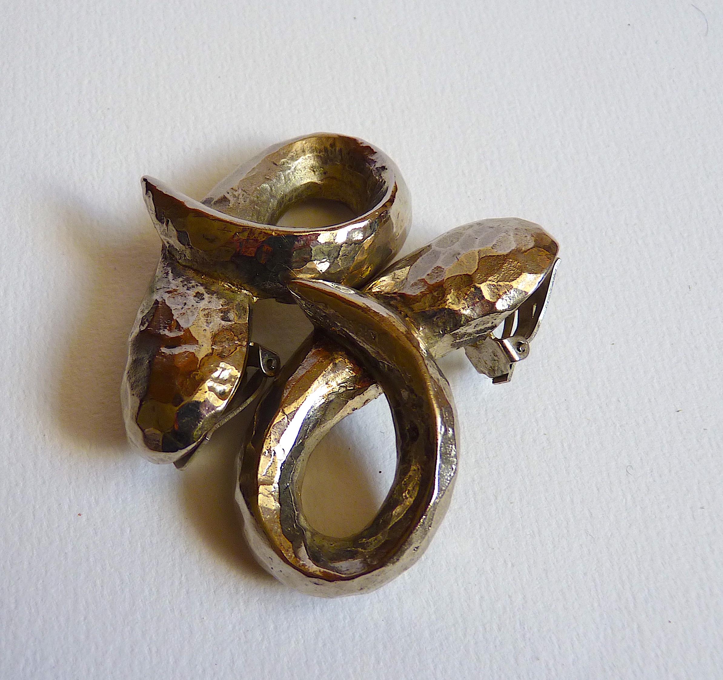 Alexis Lahellec Paris Snake Clip On Earrings from the 1980s In Good Condition In CHAMPEAUX-SUR-SARTHE, FR