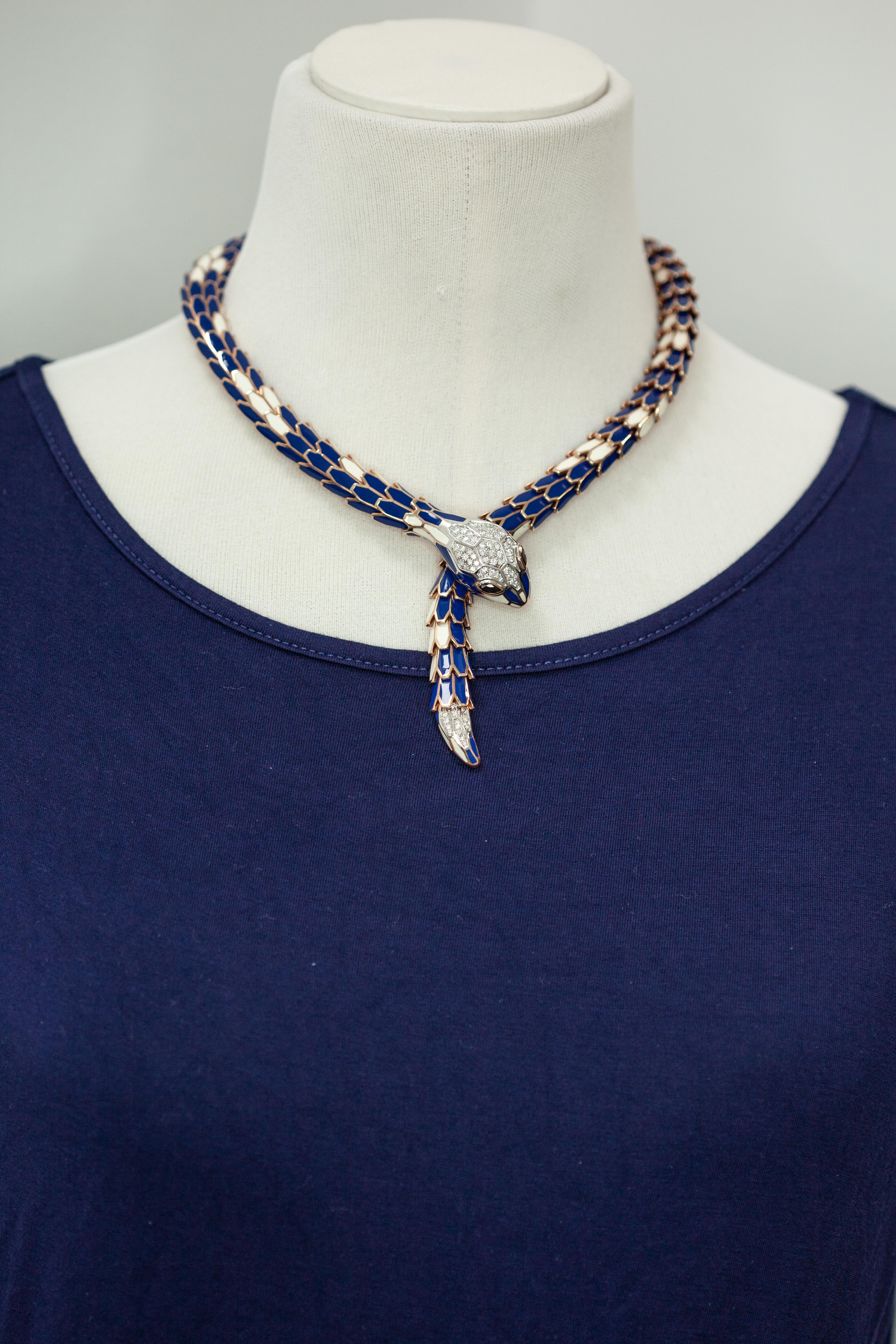 Taglio brillante Collana Alexis NY con diamante, zaffiro e smalto, in oro 18 carati e sterling in vendita