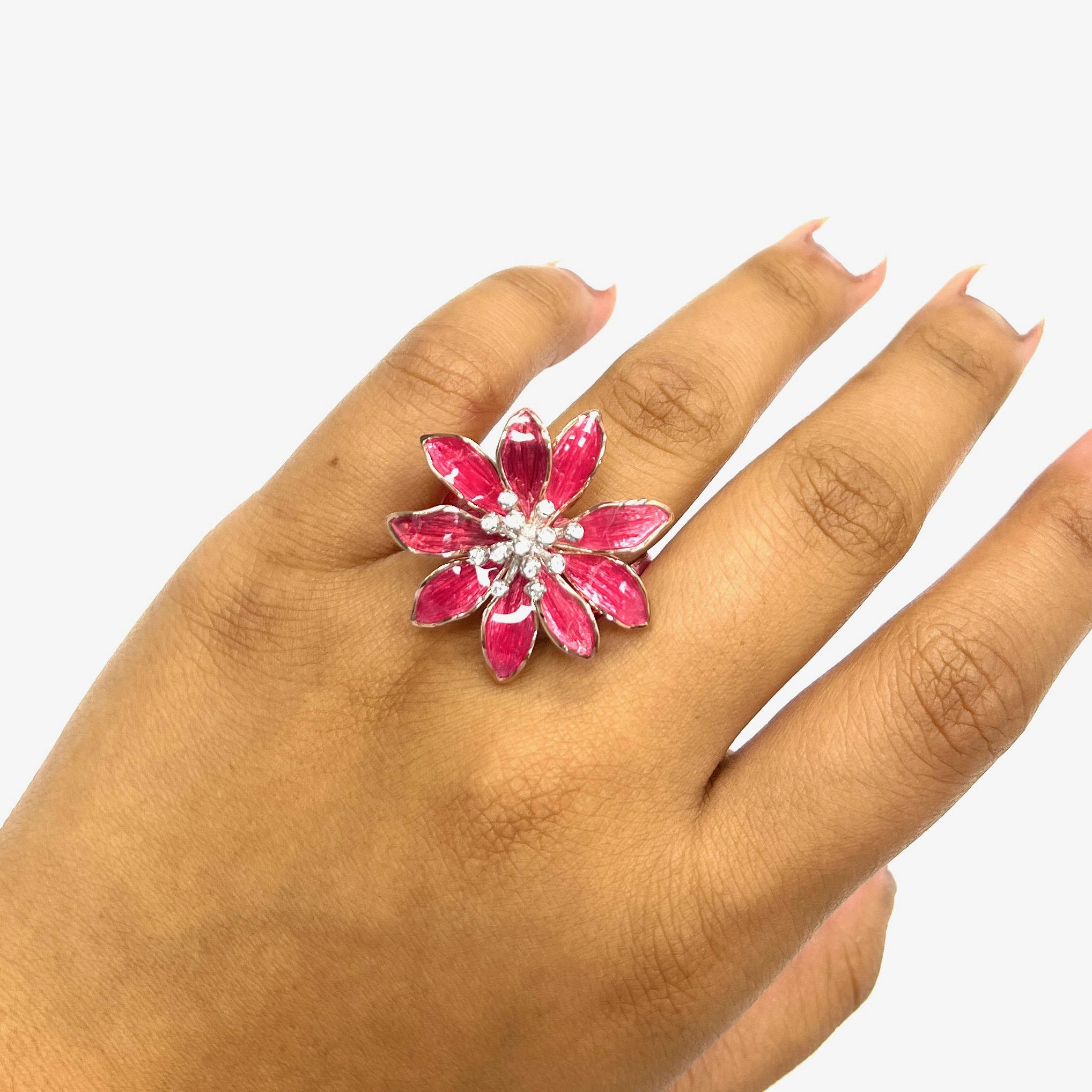 Alexis NY Bague à fleurs en émail rose vif en vente 5