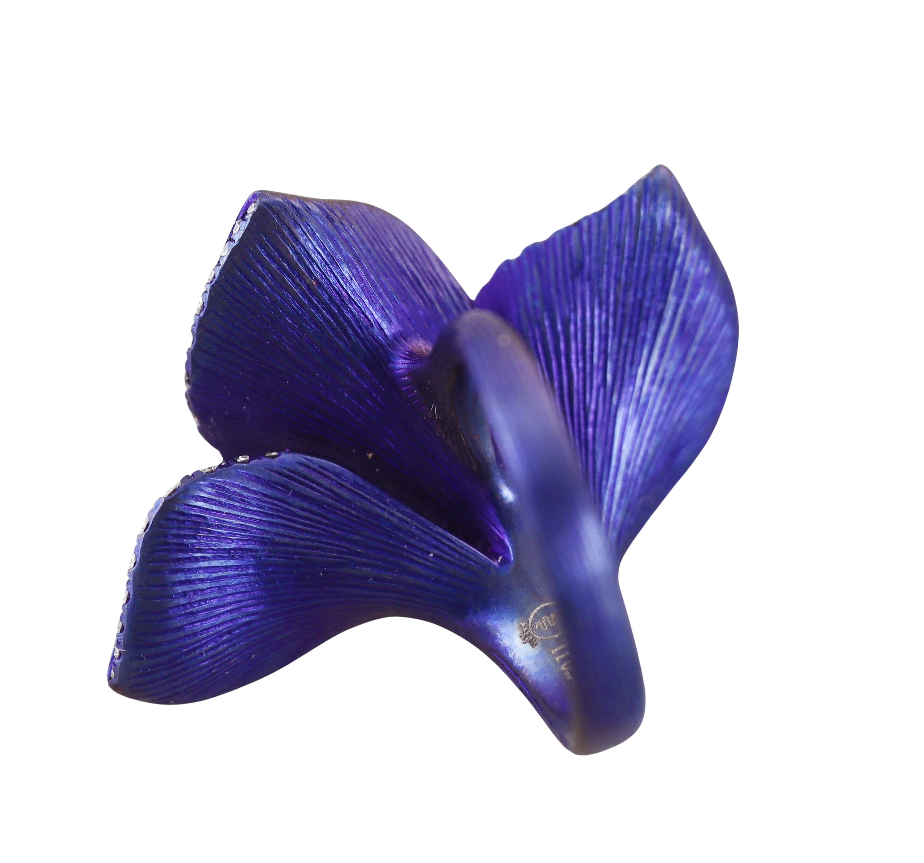 Alexis NY Purple Titanium Diamond Leaf Motif Ring For Sale 1