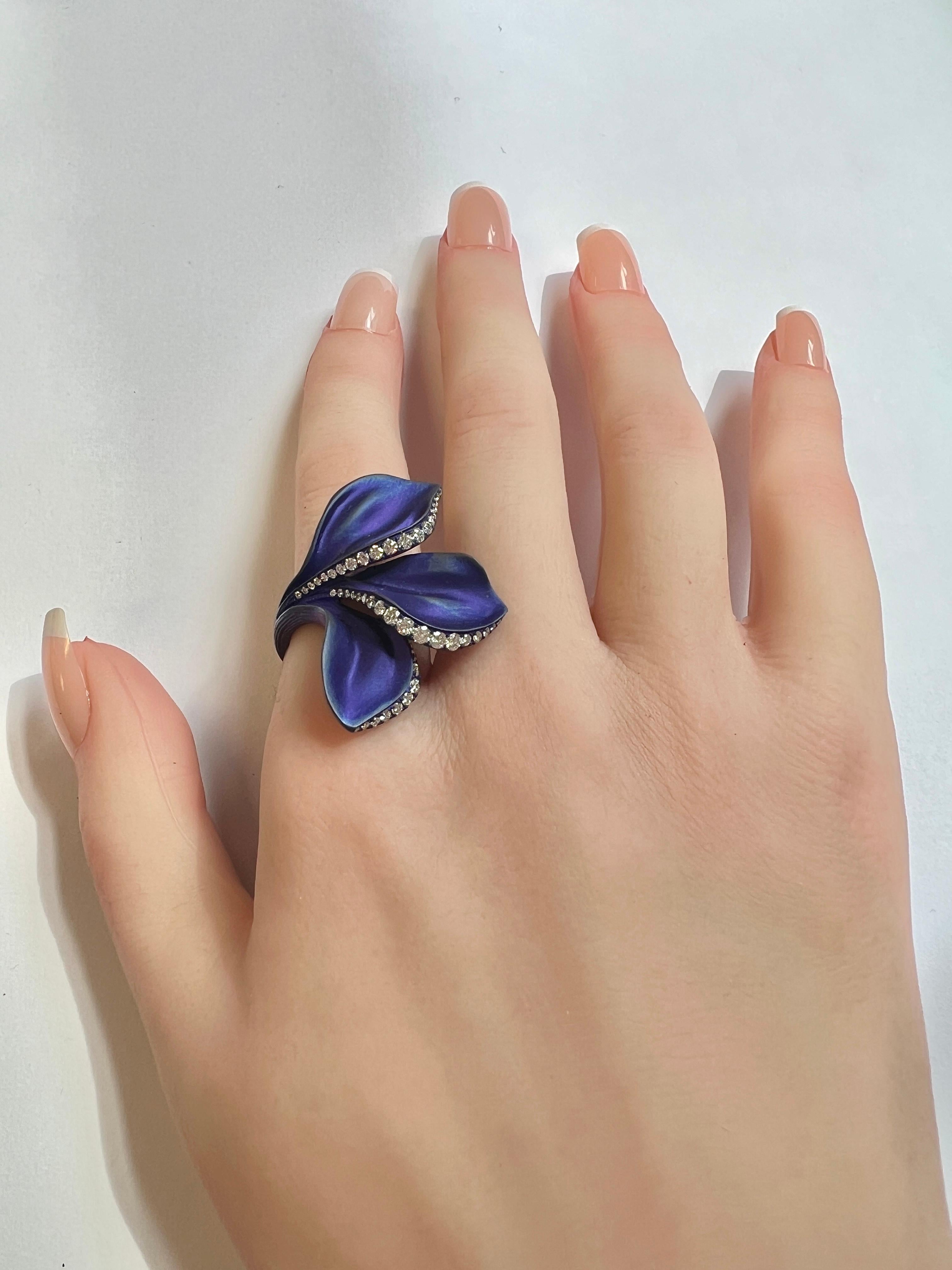 Alexis NY Purple Titanium Diamond Leaf Motif Ring For Sale 2