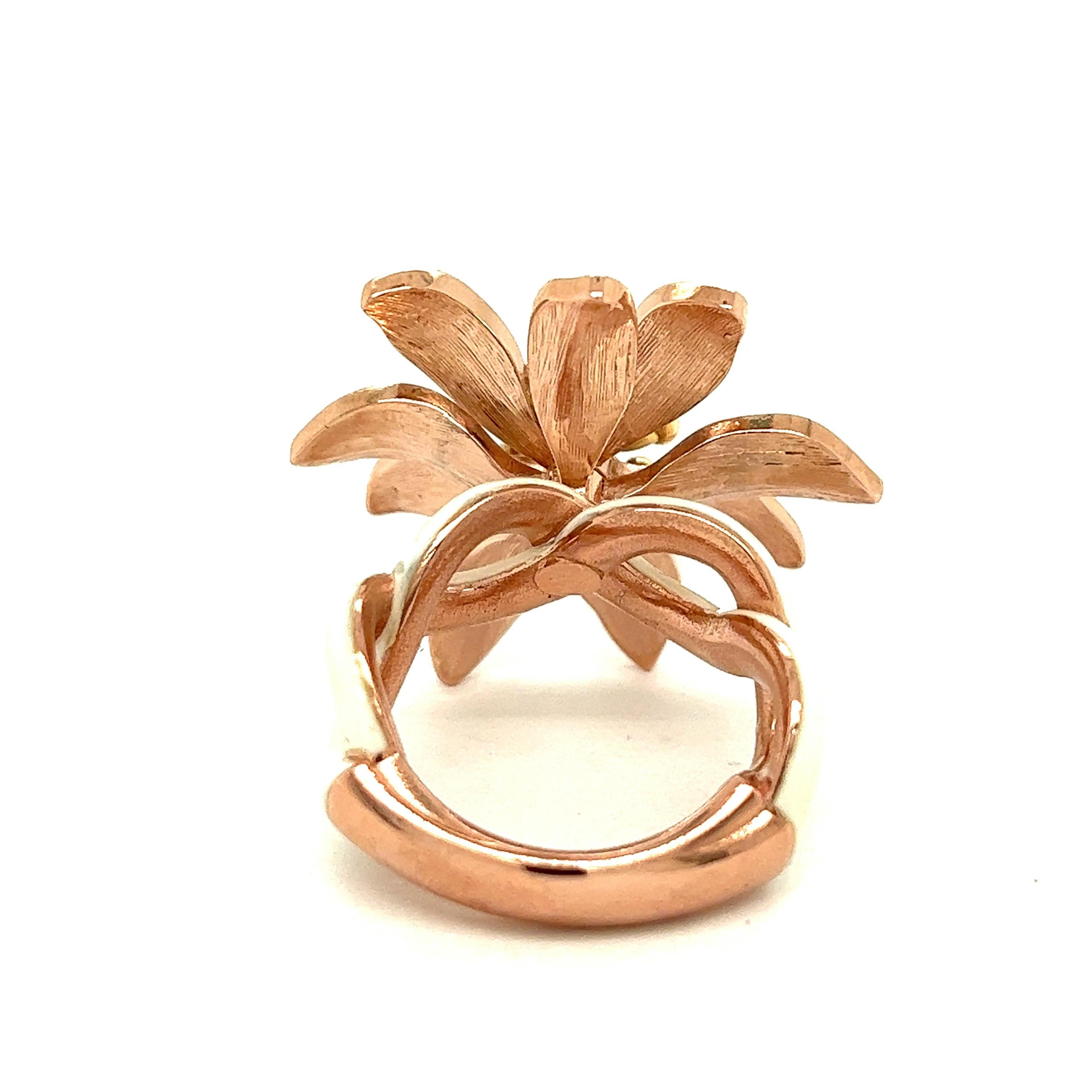 Round Cut Alexis NY White Enamel Flower Ring For Sale