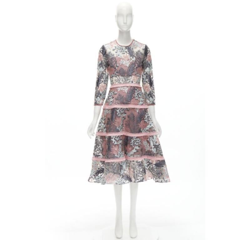 ALEXIS - Robe évasée à franges et à broderie florale rose et verte sur panneau transparent XS en vente 5