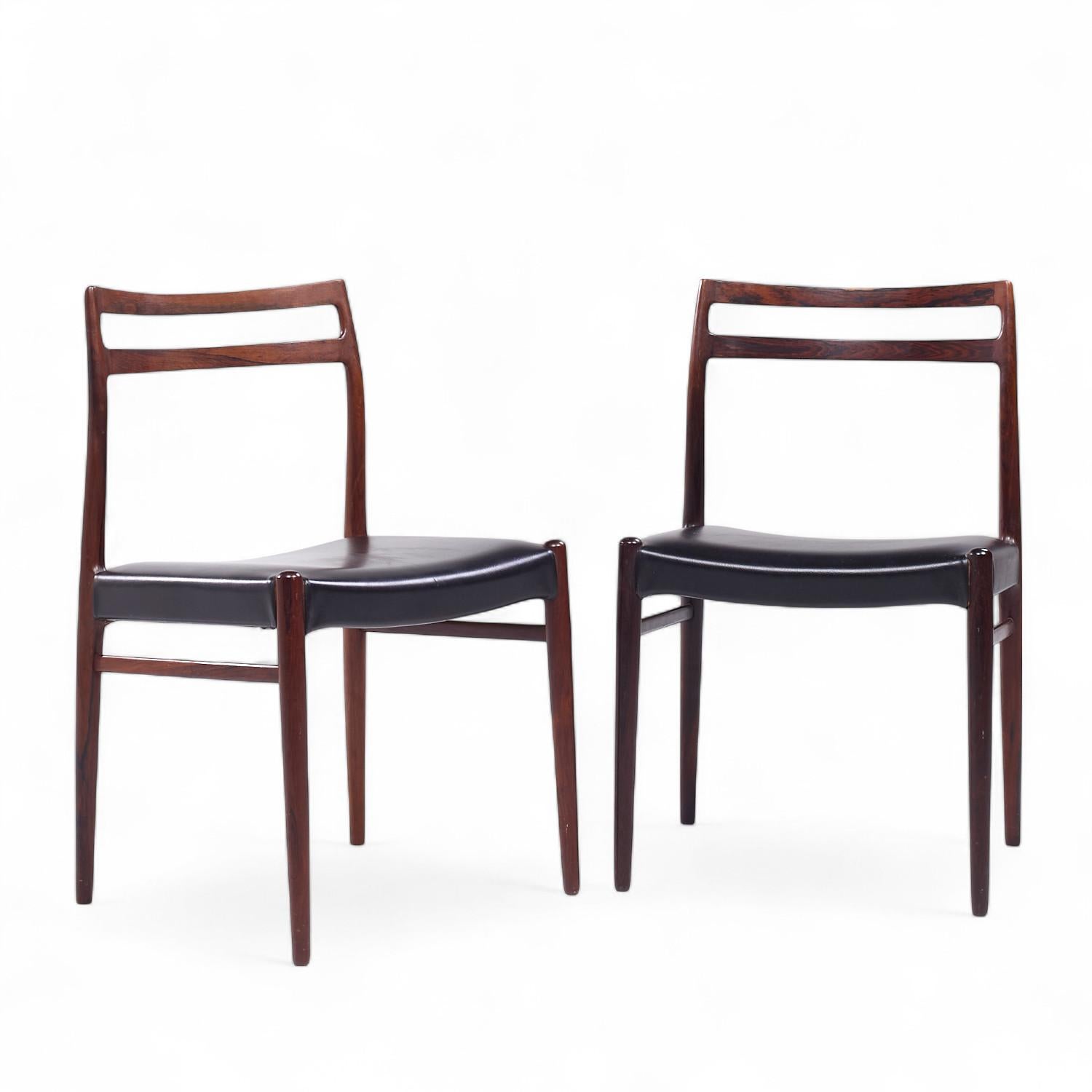 Chaises de salle à manger en bois de rose du milieu du siècle d'Alf Aarseth pour Gustav Bahus - Paire

Chaque chaise mesure : 18,75 de large x 16,25 de profond x 30,75 de haut, avec une hauteur d'assise et un dégagement de 17,75 pouces.

Nous