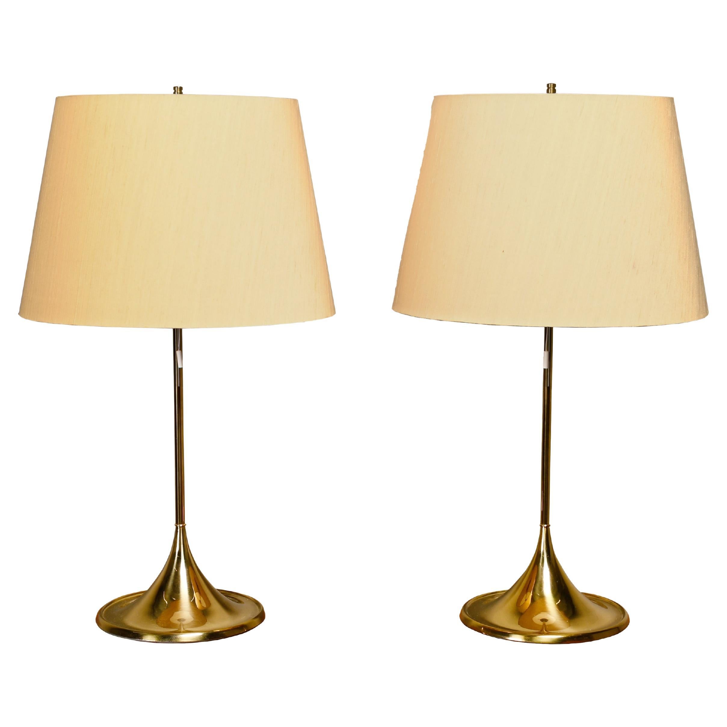 Alf Svensson et Yngvar Sandström B-024 paire de lampes de table en laiton pour Bergboms