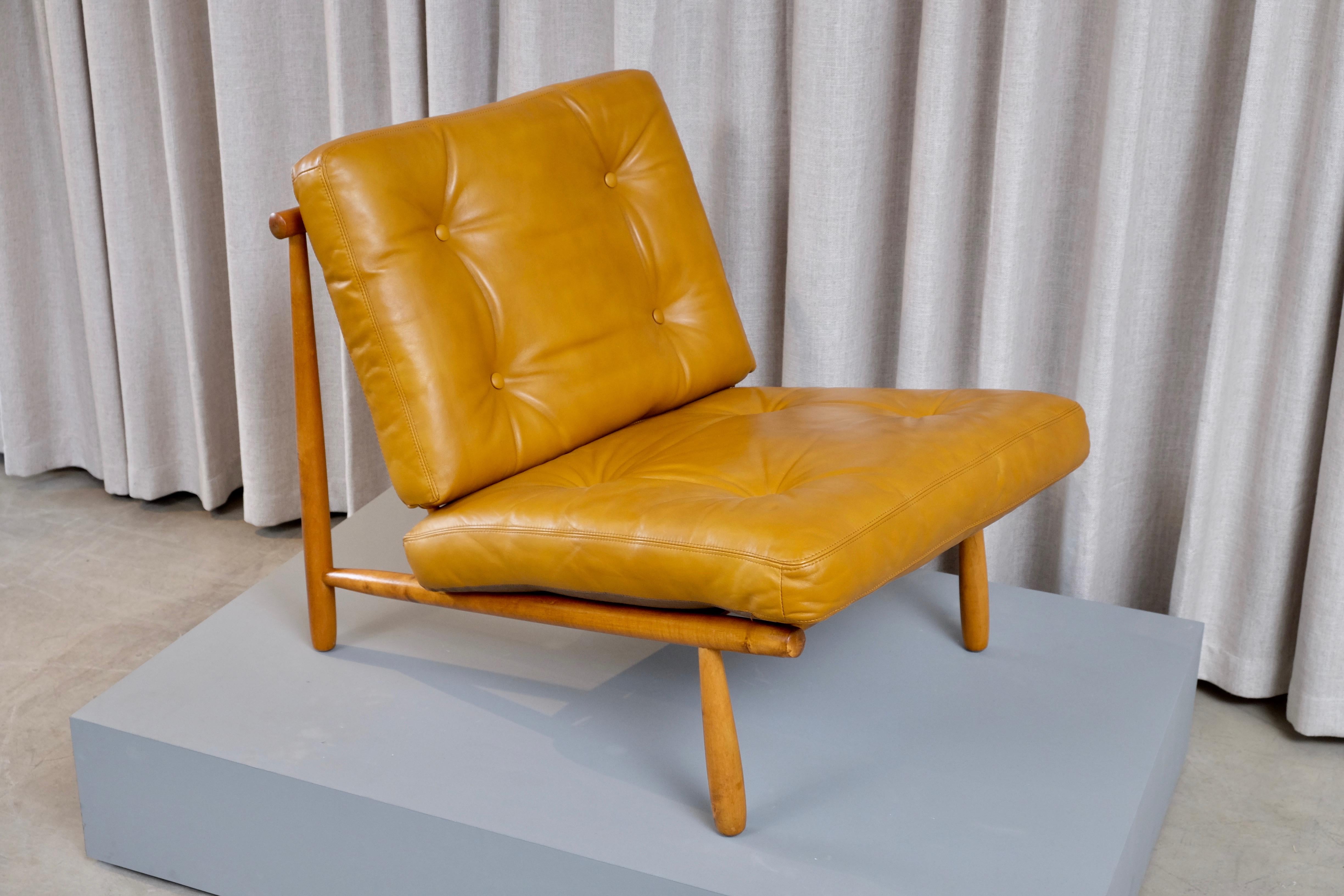 Single Easy Chair Model 