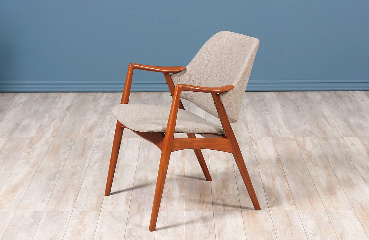 Alf Svensson “Kontur” Teak Armchair for DUX In Excellent Condition In Los Angeles, CA