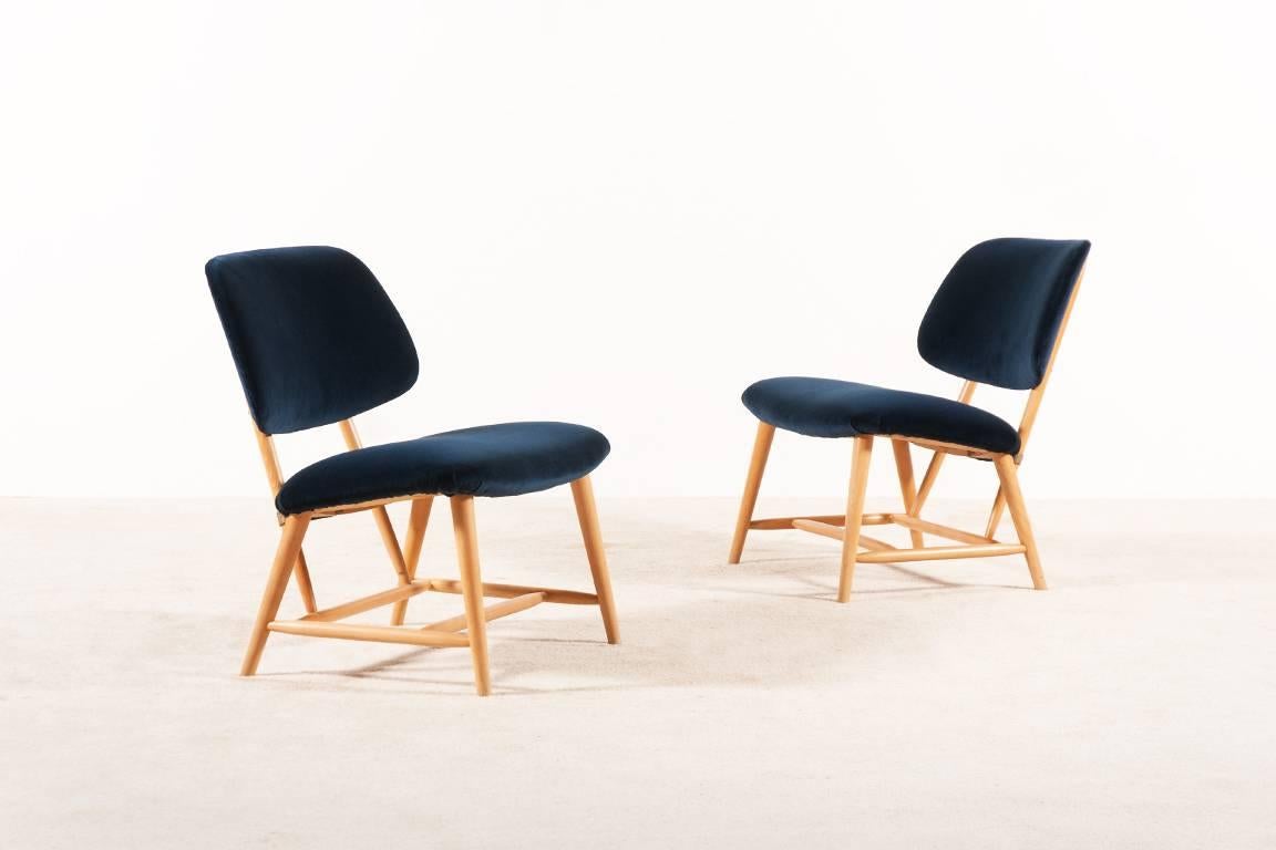 Pair of lounge chairs model 