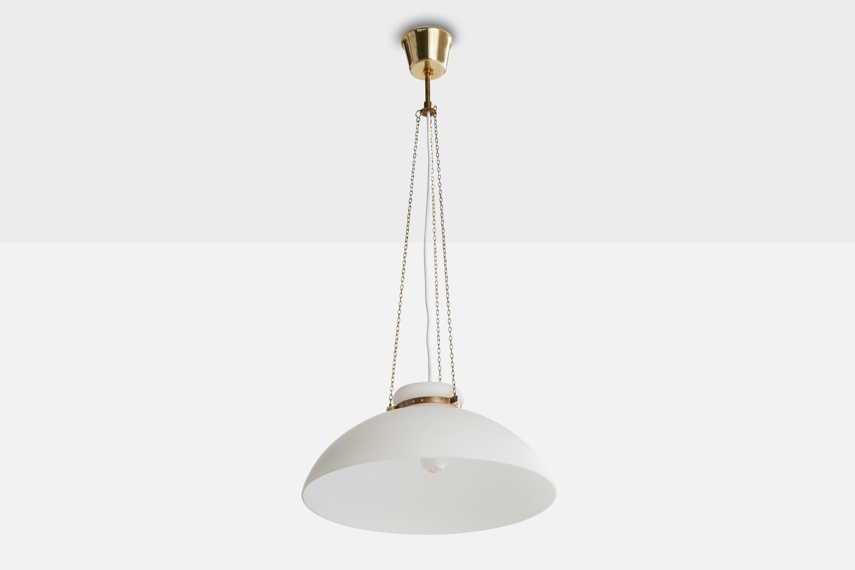 Lampada a sospensione in ottone e vetro opalino bianco disegnata da Alf Svensson e prodotta da Bergboms, Svezia, anni '50 circa.

Dimensioni complessive (pollici): 30,75