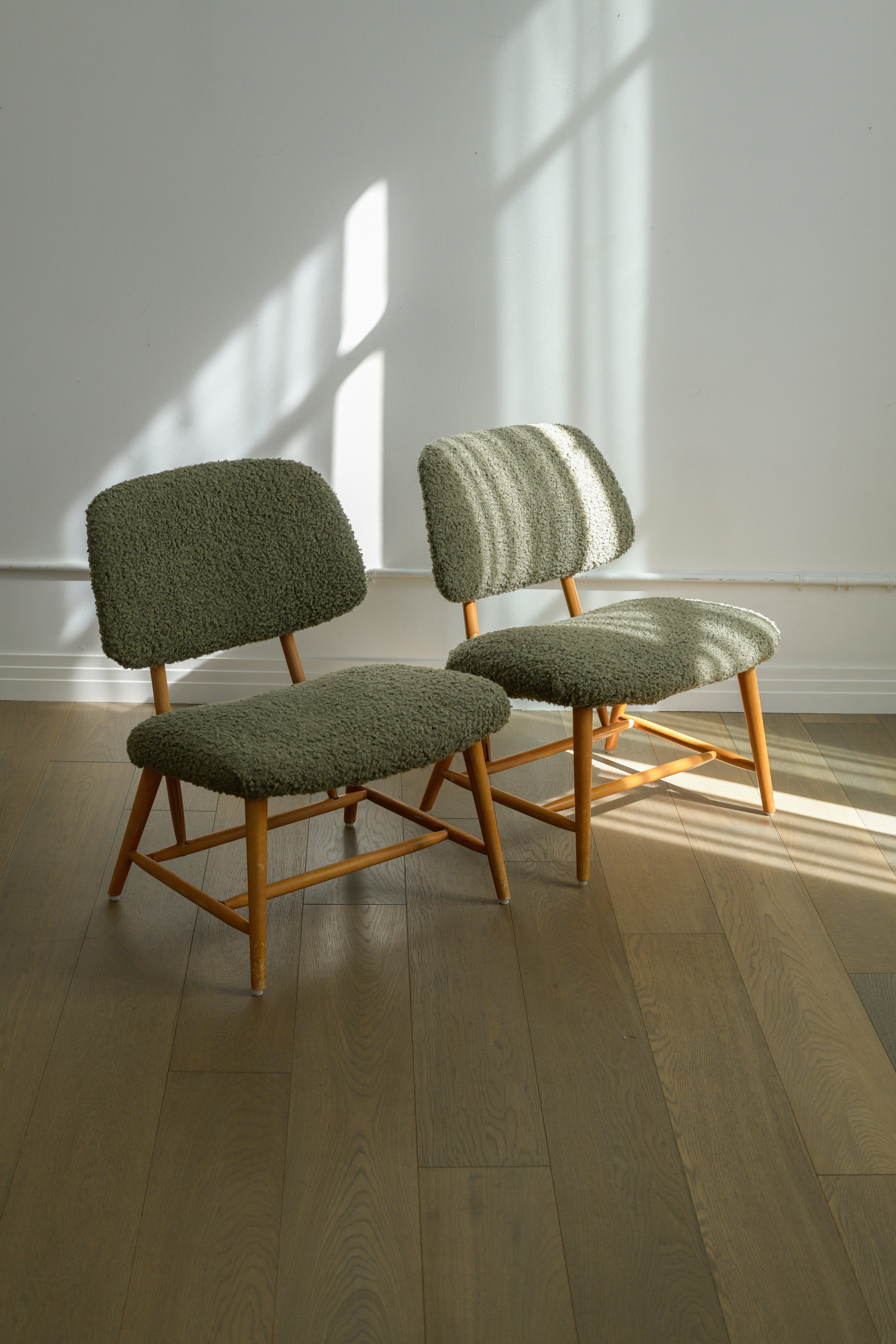 Alf Svensson Sillas de salón TeVe de Ljungs Industrier AB Suecia, 1953 Moderno de mediados de siglo en venta