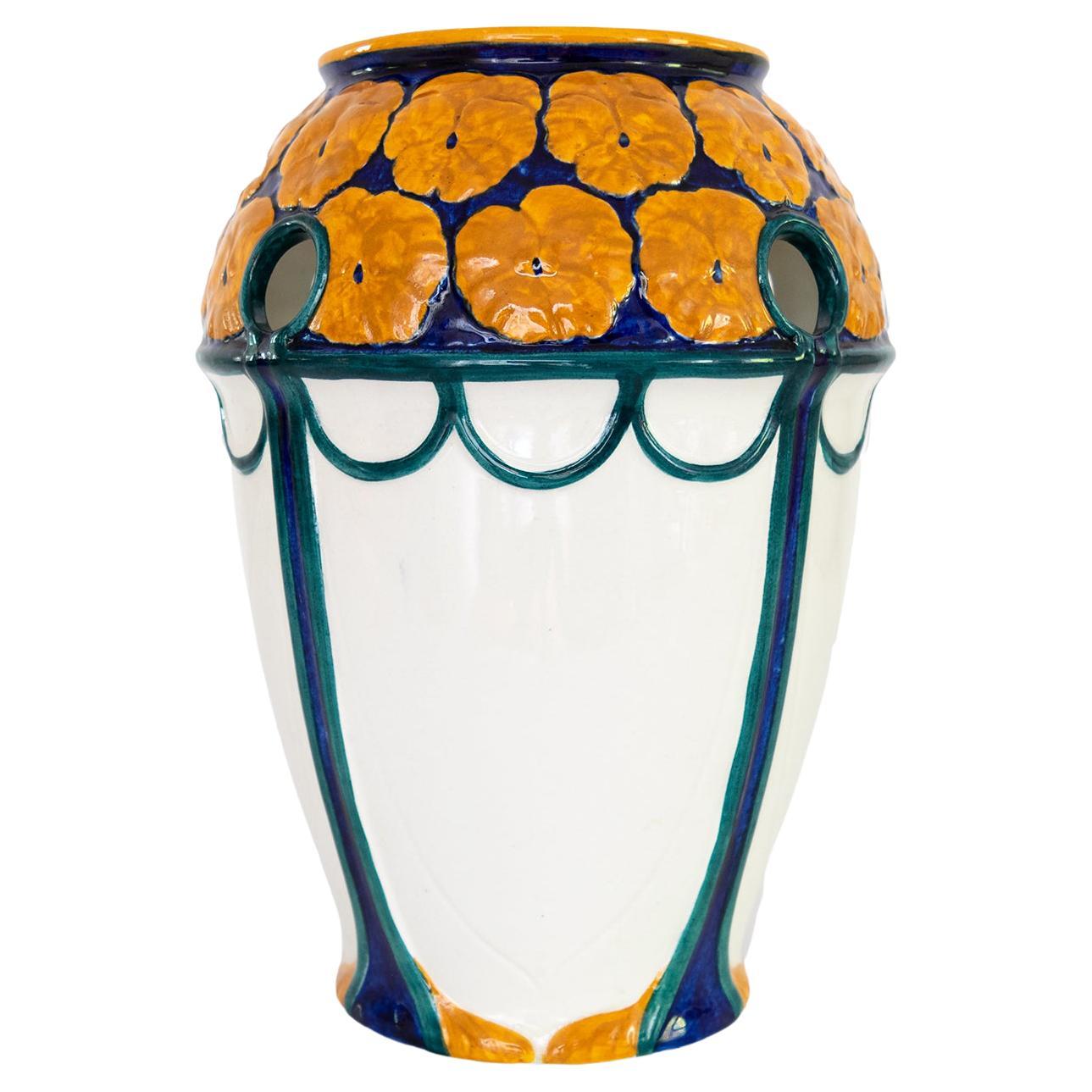 Vase suédois d'époque Art nouveau Alf Wallander avec une couronne de fleurs orange