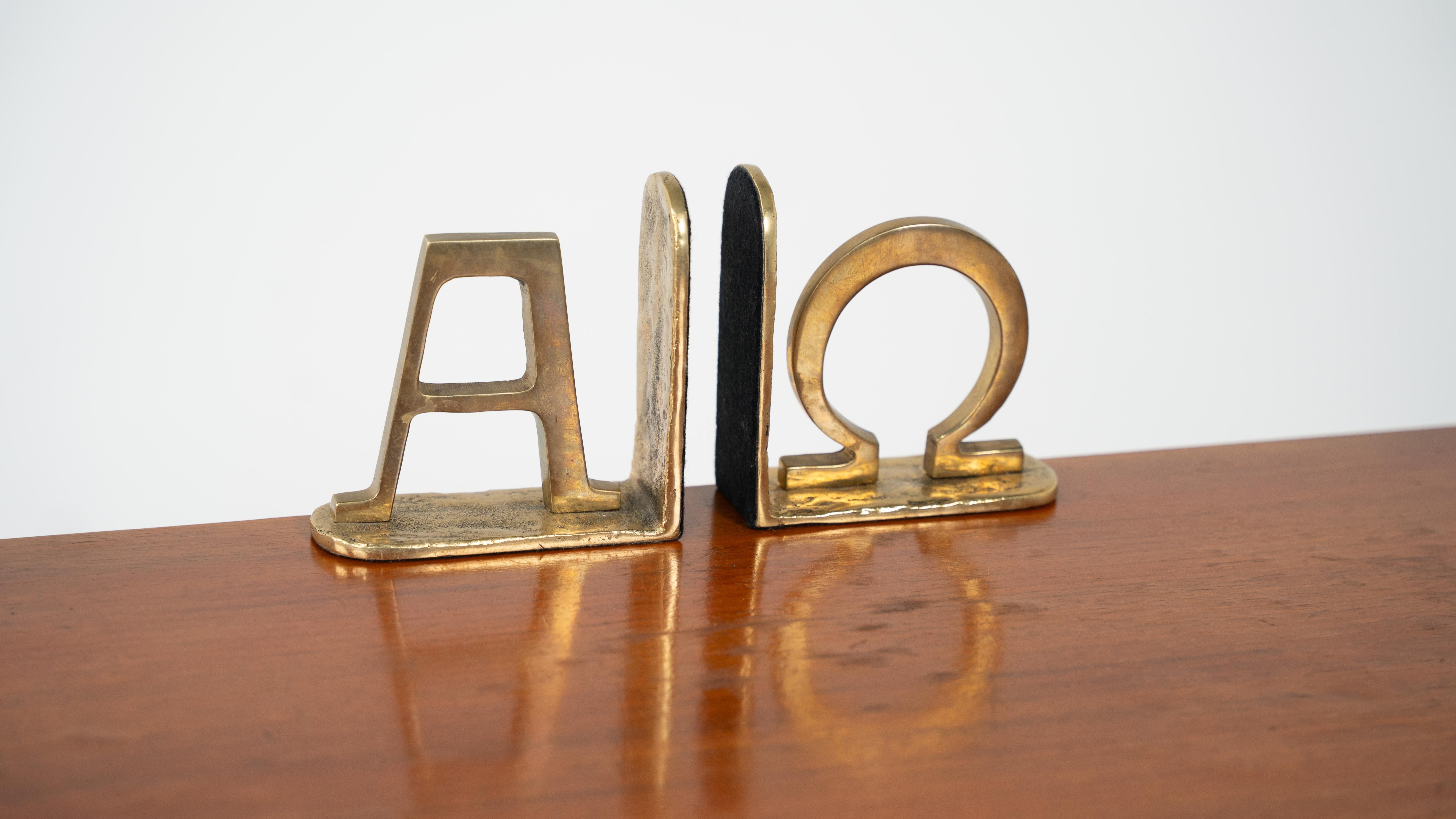 Alfa und Omega Brutalist Buchhalter im Angebot 2