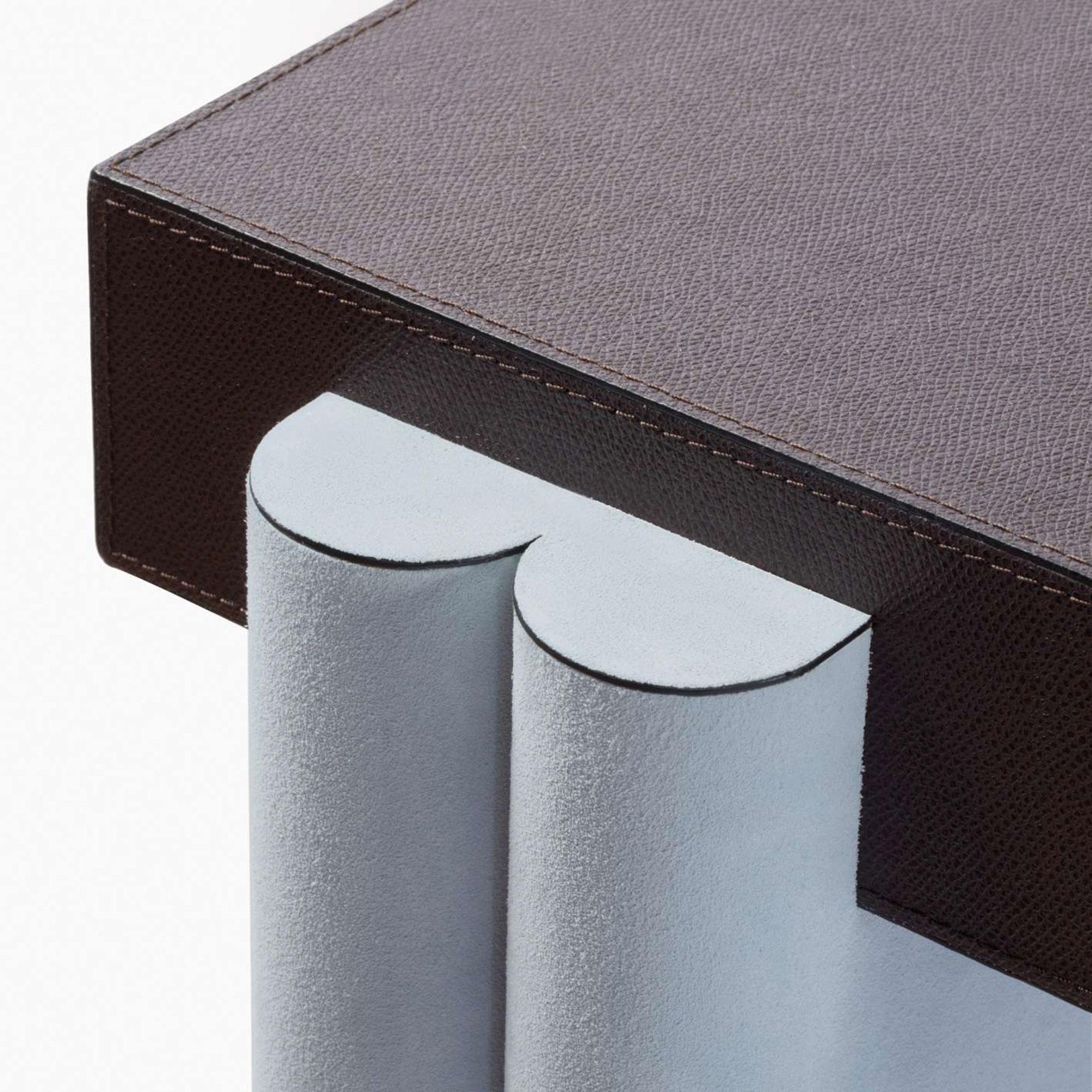 For nearly twenty years, the Giobagnara brand has combined traditional know-how and leading-edge technology to produce elegance of the highest standard. With luxurious creations available in a unique and virtually limitless color palette of leathers