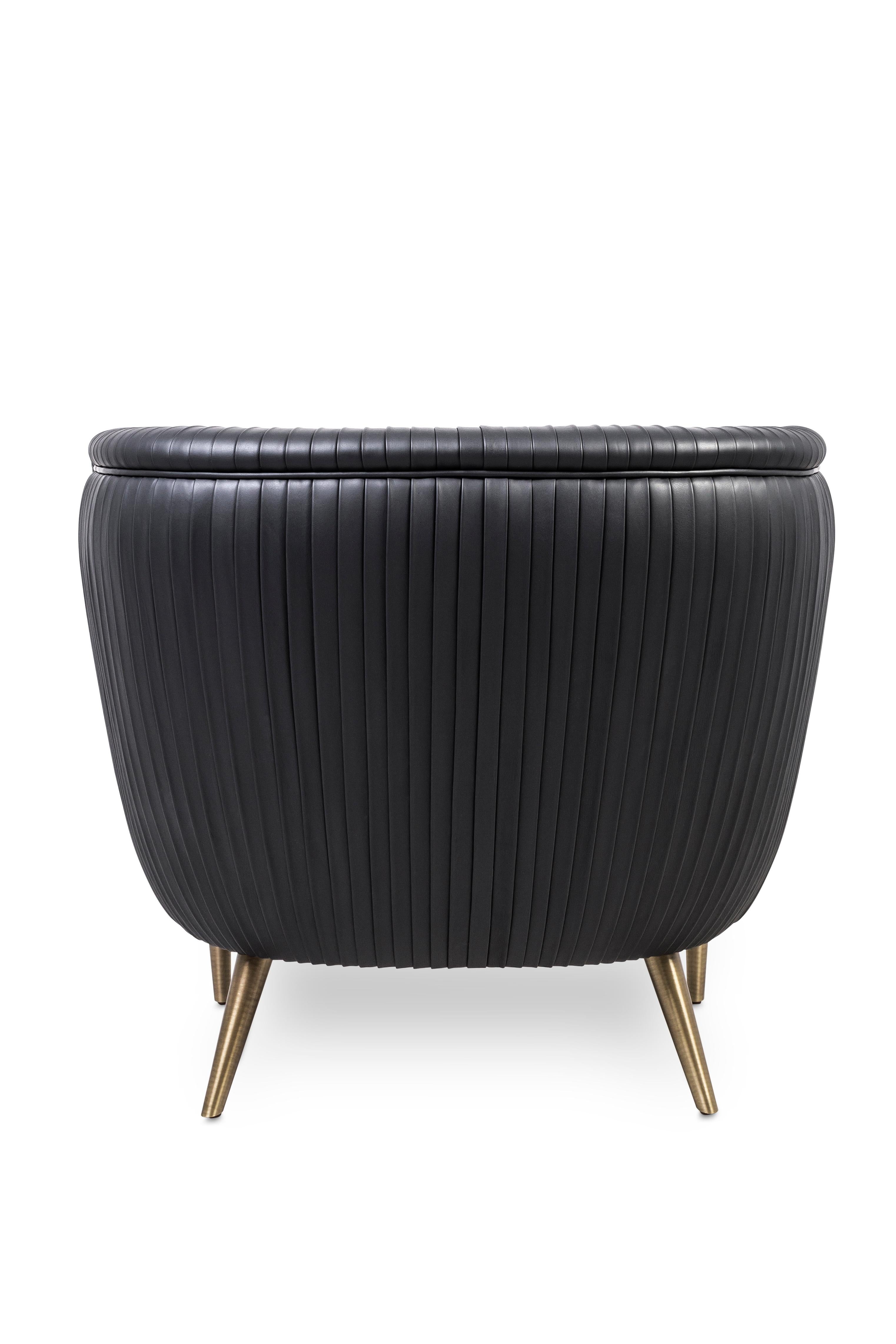 Alfama Armchair, Upholstered in Leather, Feet in Oxidized Brushed Brass In New Condition For Sale In Fiscal Amares, PT