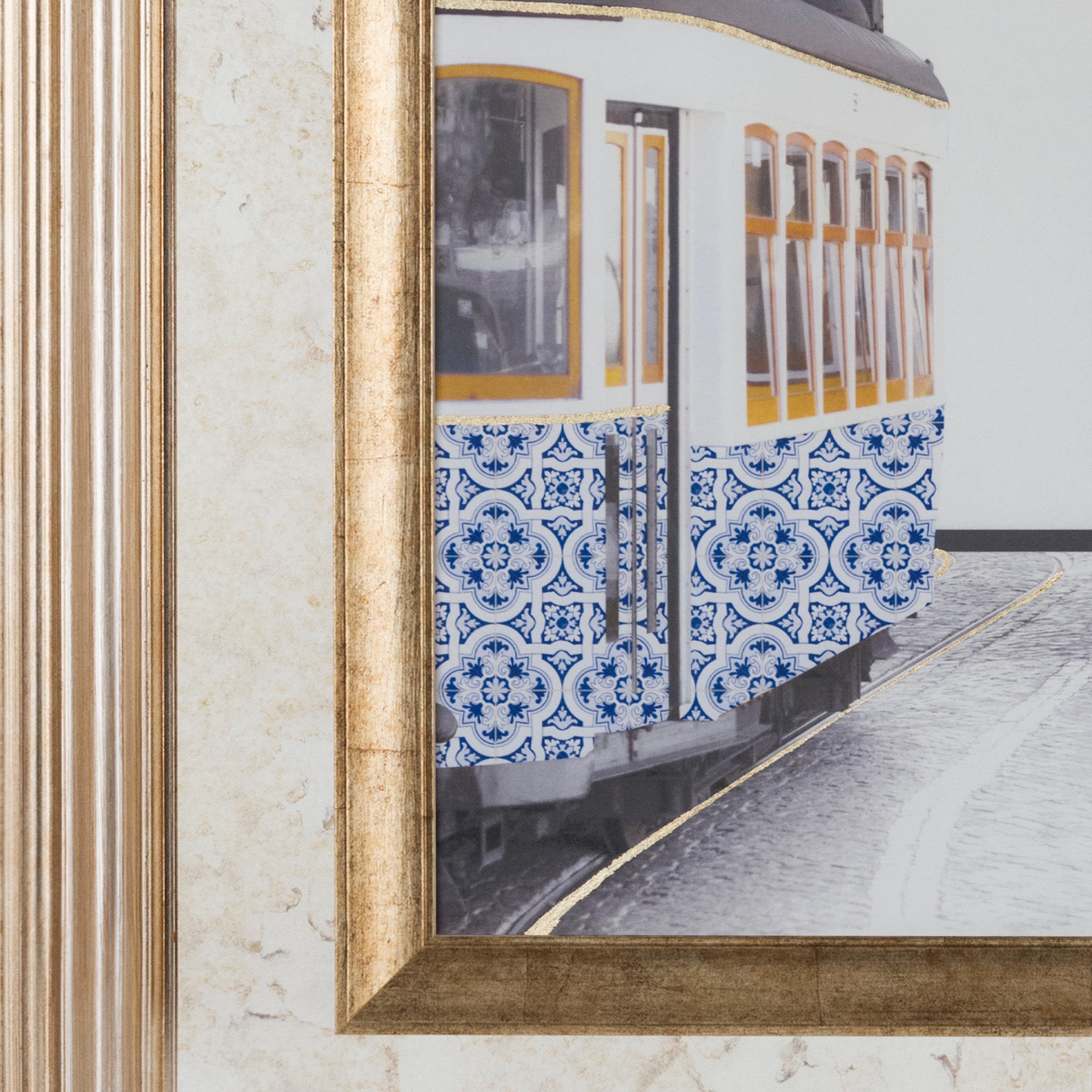 Alfama Wall Art, Lusitanus Home Collection, Handcrafted in Portugal - Europe by Lusitanus Home.

Alfama wall art has an exclusive hand-painted design by Greenapple, inspired by the Portuguese tiles and Lisbon's oldest and most emblematic