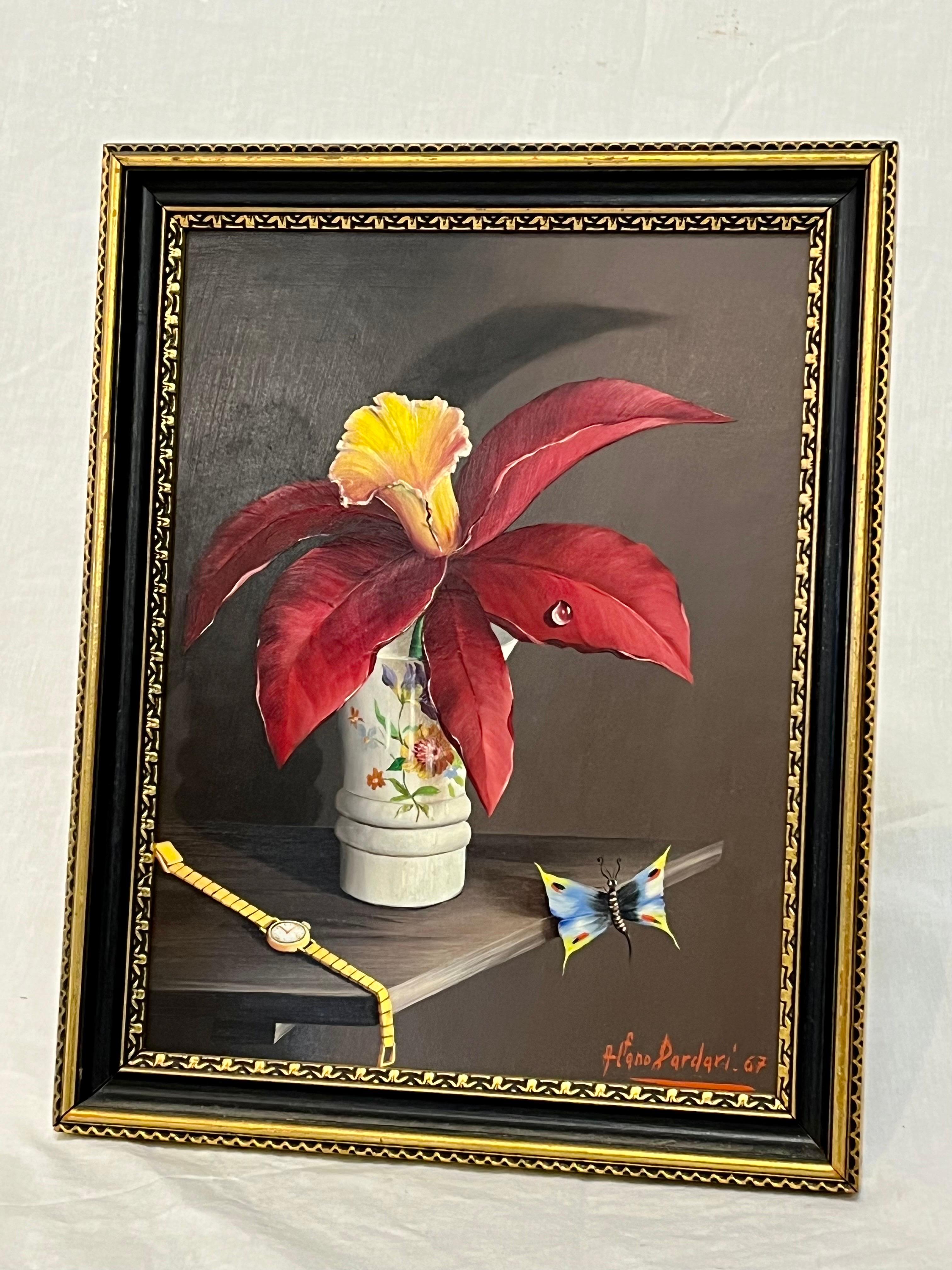 Superbe peinture à l'huile italienne en trompe-l'oeil du milieu du XXe siècle, réalisée par l'artiste Alfano Dardari. Cette œuvre représente une belle fleur dans un vase avec une parfaite petite goutte d'eau reposant délicatement sur un pétale. La