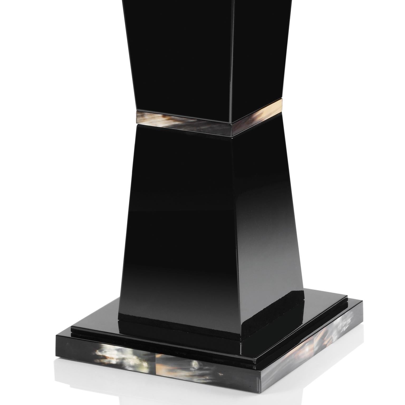 Mesa de Ajedrez Alfio de Corno Italiano y Madera Lacada Negra Brillante, Mod. 3244 Lacado en venta