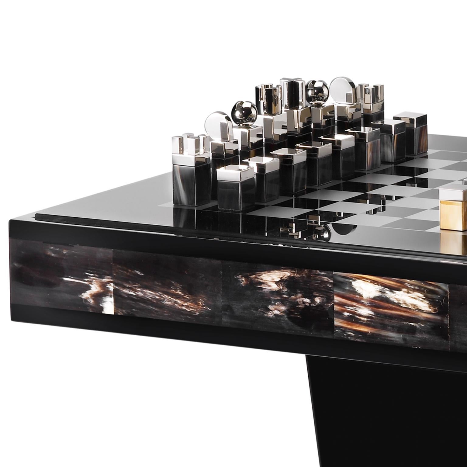 Mesa de Ajedrez Alfio de Corno Italiano y Madera Lacada Negra Brillante, Mod. 3244 Siglo XXI y contemporáneo en venta