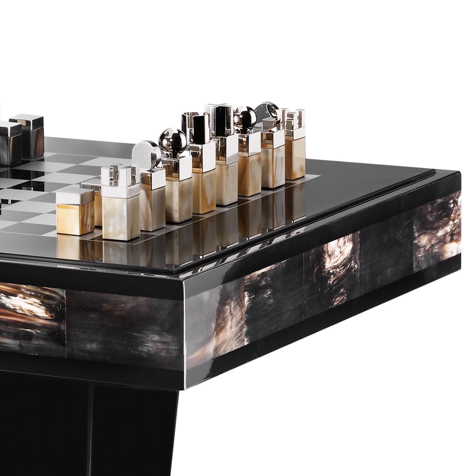 Mesa de Ajedrez Alfio de Corno Italiano y Madera Lacada Negra Brillante, Mod. 3244 Vidrio en venta