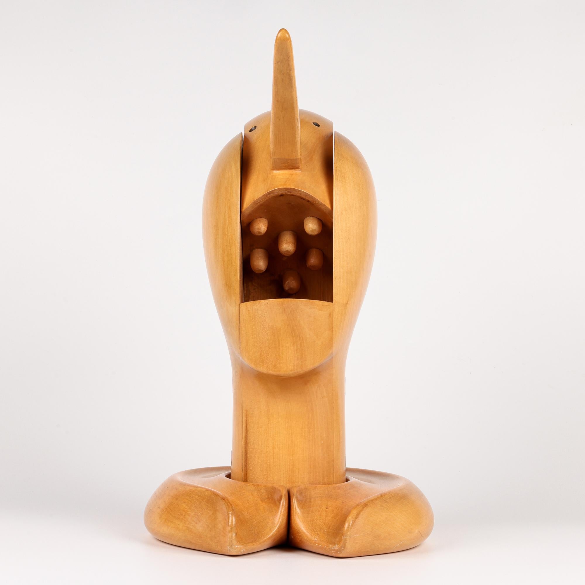 Metà XX secolo Alfonso Bini Spremiagrumi Pinocchio in legno biondo di metà secolo in vendita