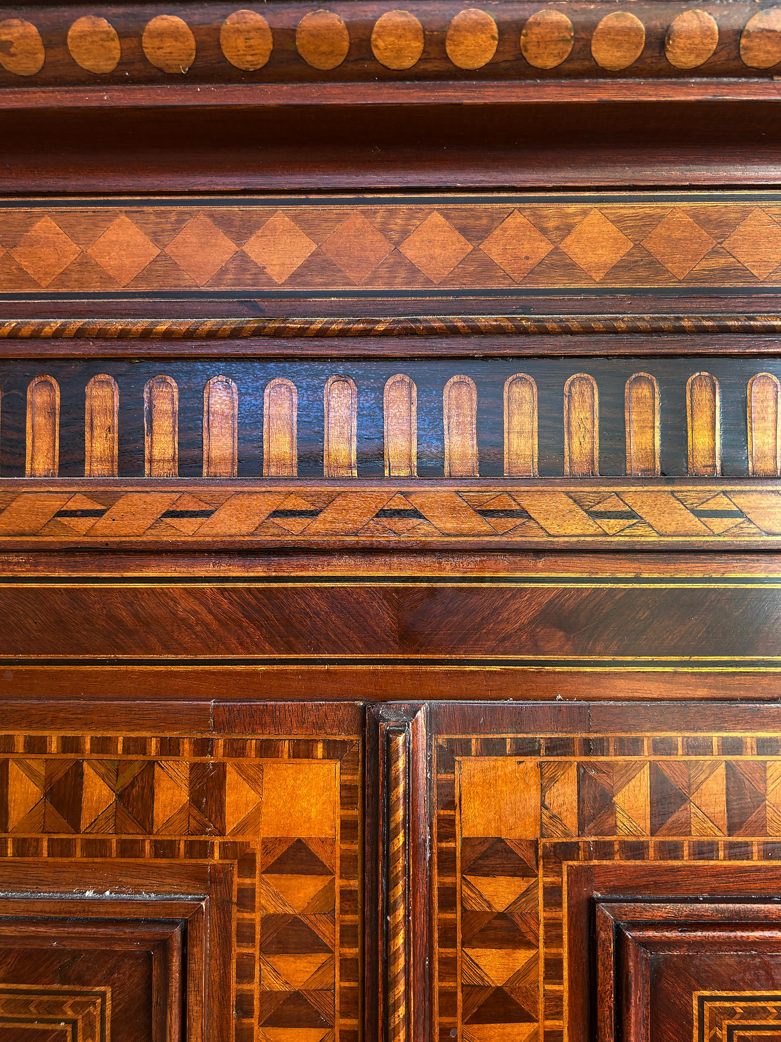 Alfonso Marina, feiner Monumentaler Schrank im italienischen Stil, Intarsienarbeit im Angebot 2