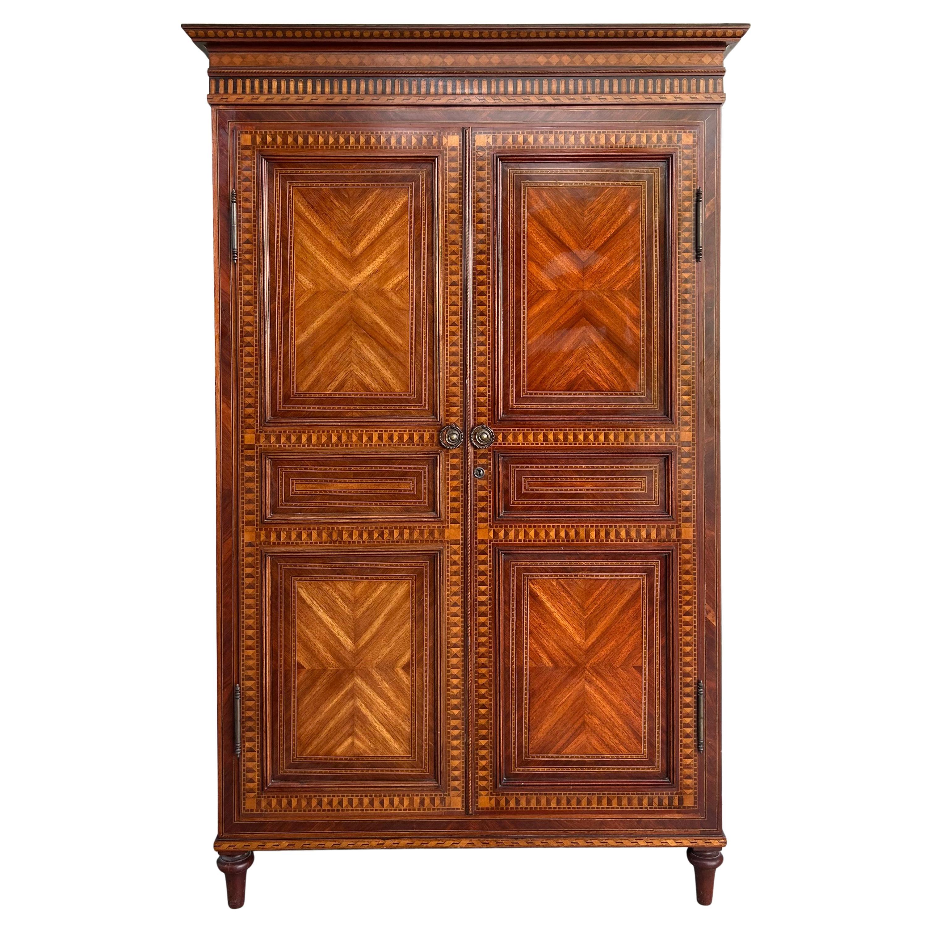 Alfonso Marina, feiner Monumentaler Schrank im italienischen Stil, Intarsienarbeit im Angebot