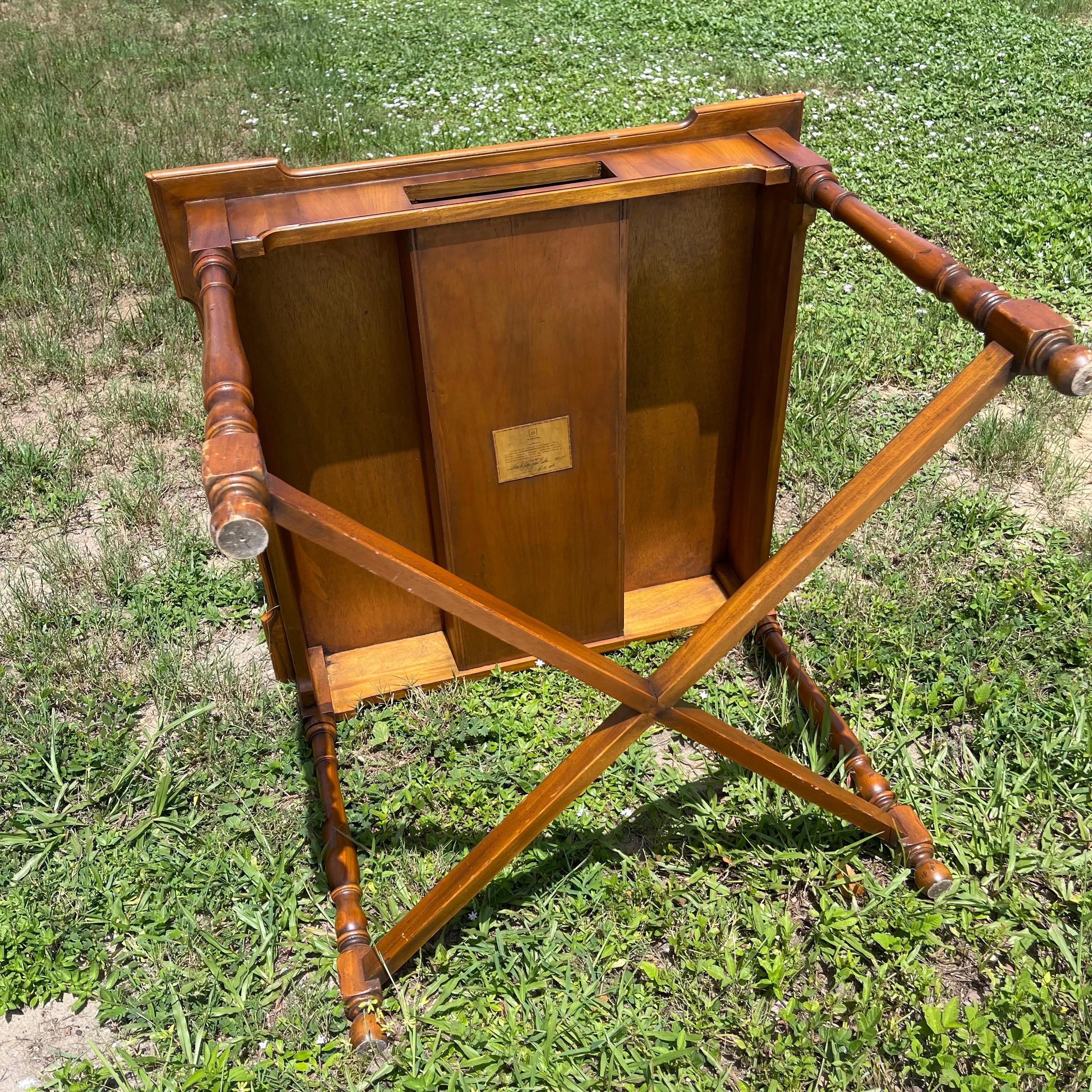 Alfonso Marina table de jeu en bois avec tiroirs en vente 13