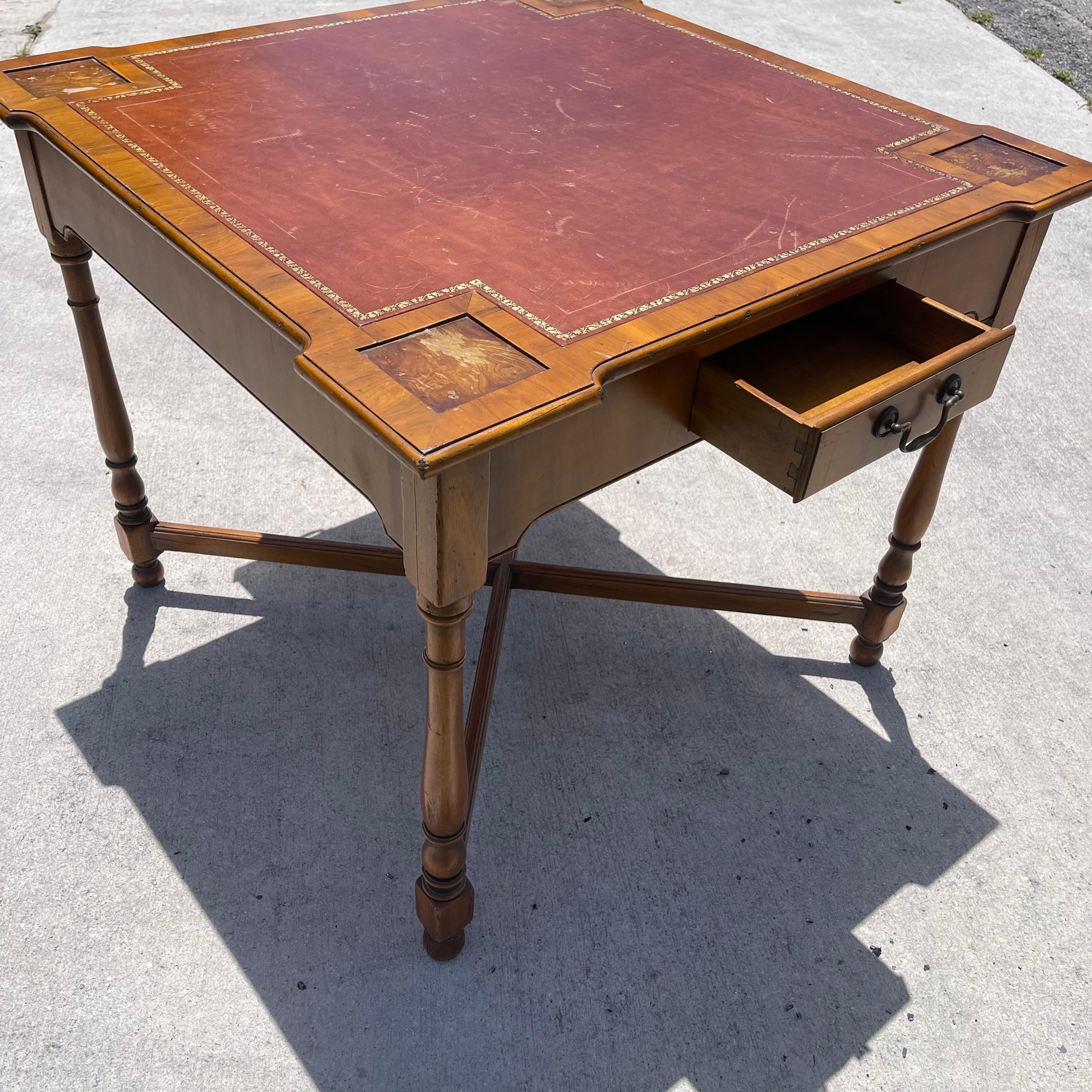 Alfonso Marina table de jeu en bois avec tiroirs en vente 14