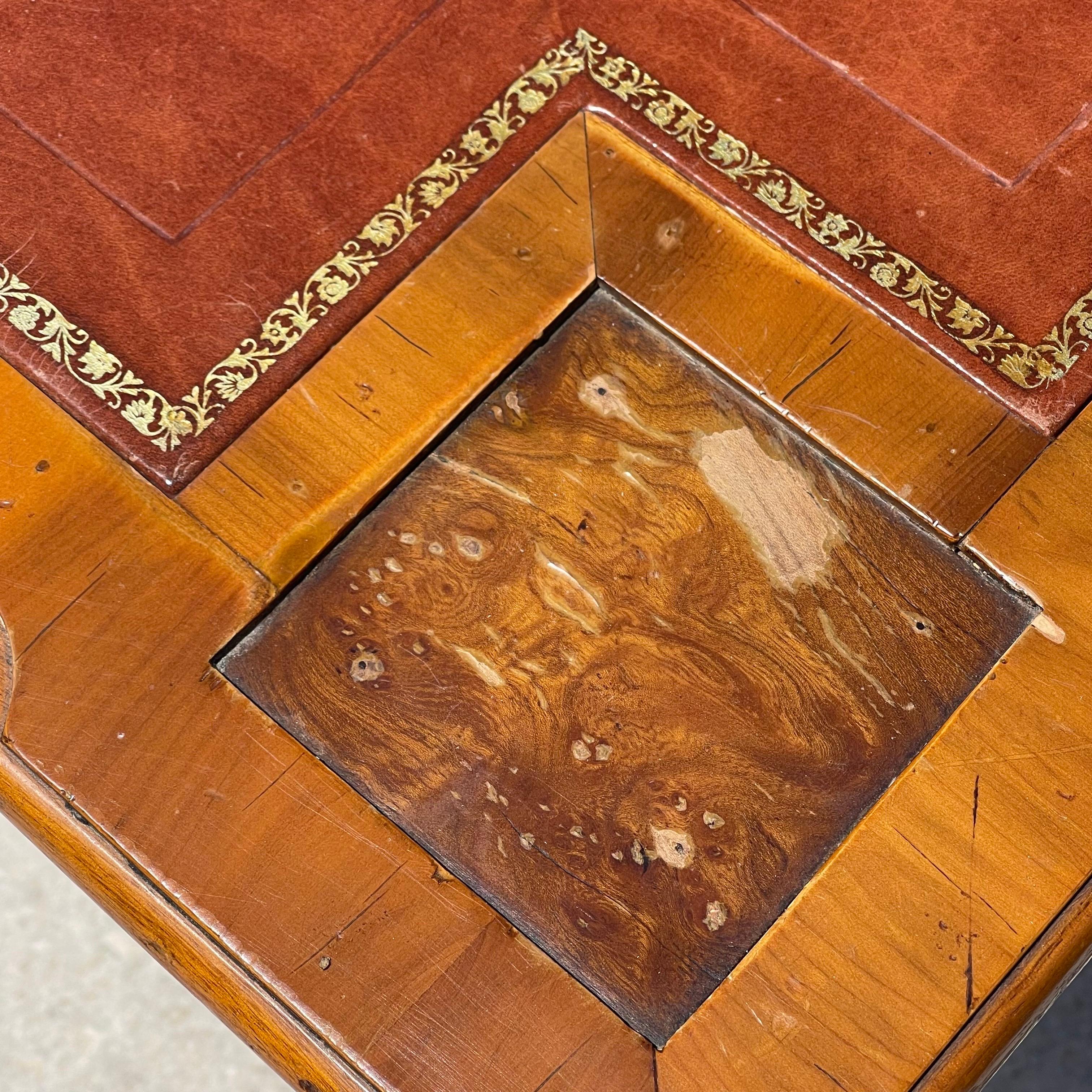 XXIe siècle et contemporain Alfonso Marina table de jeu en bois avec tiroirs en vente