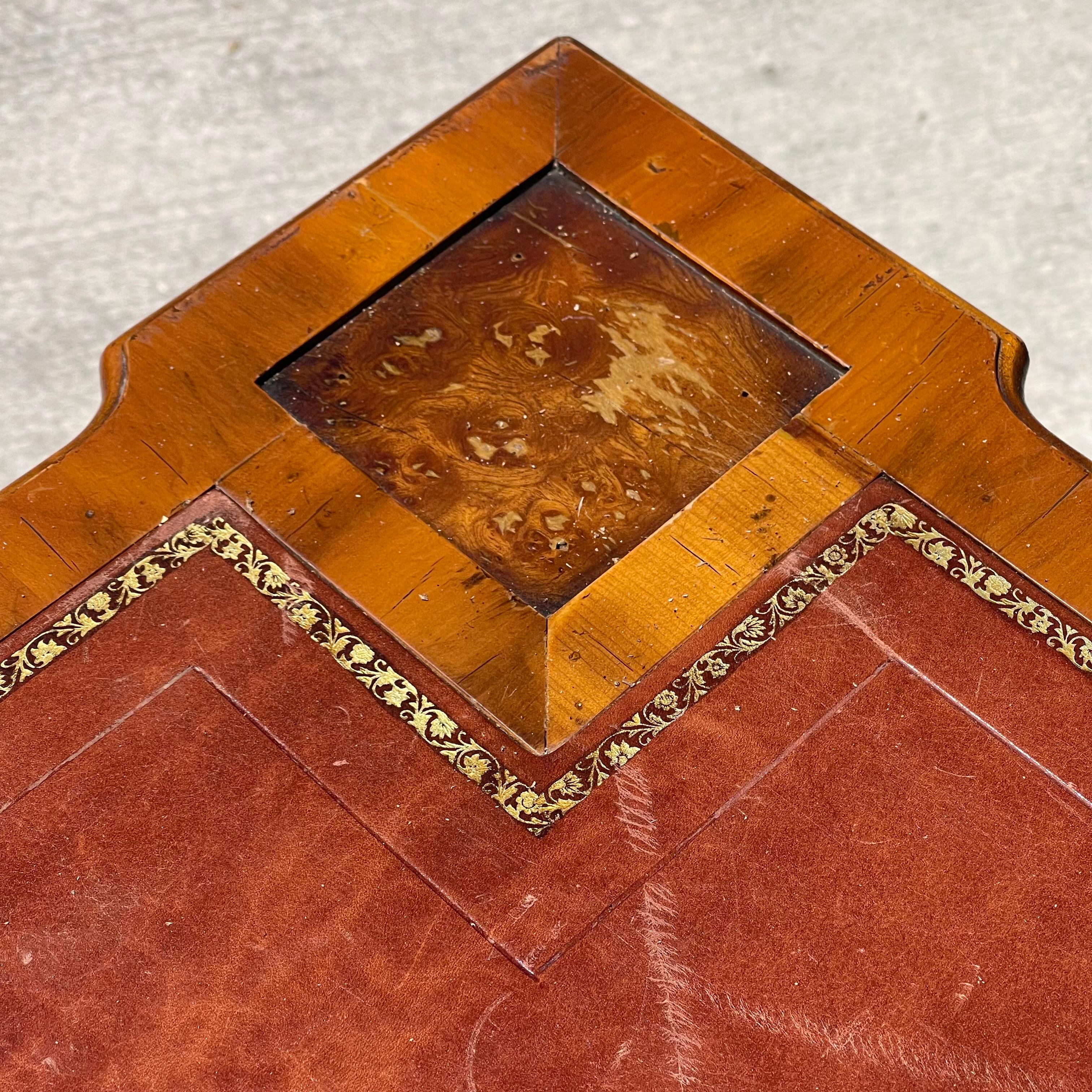 Alfonso Marina table de jeu en bois avec tiroirs en vente 1