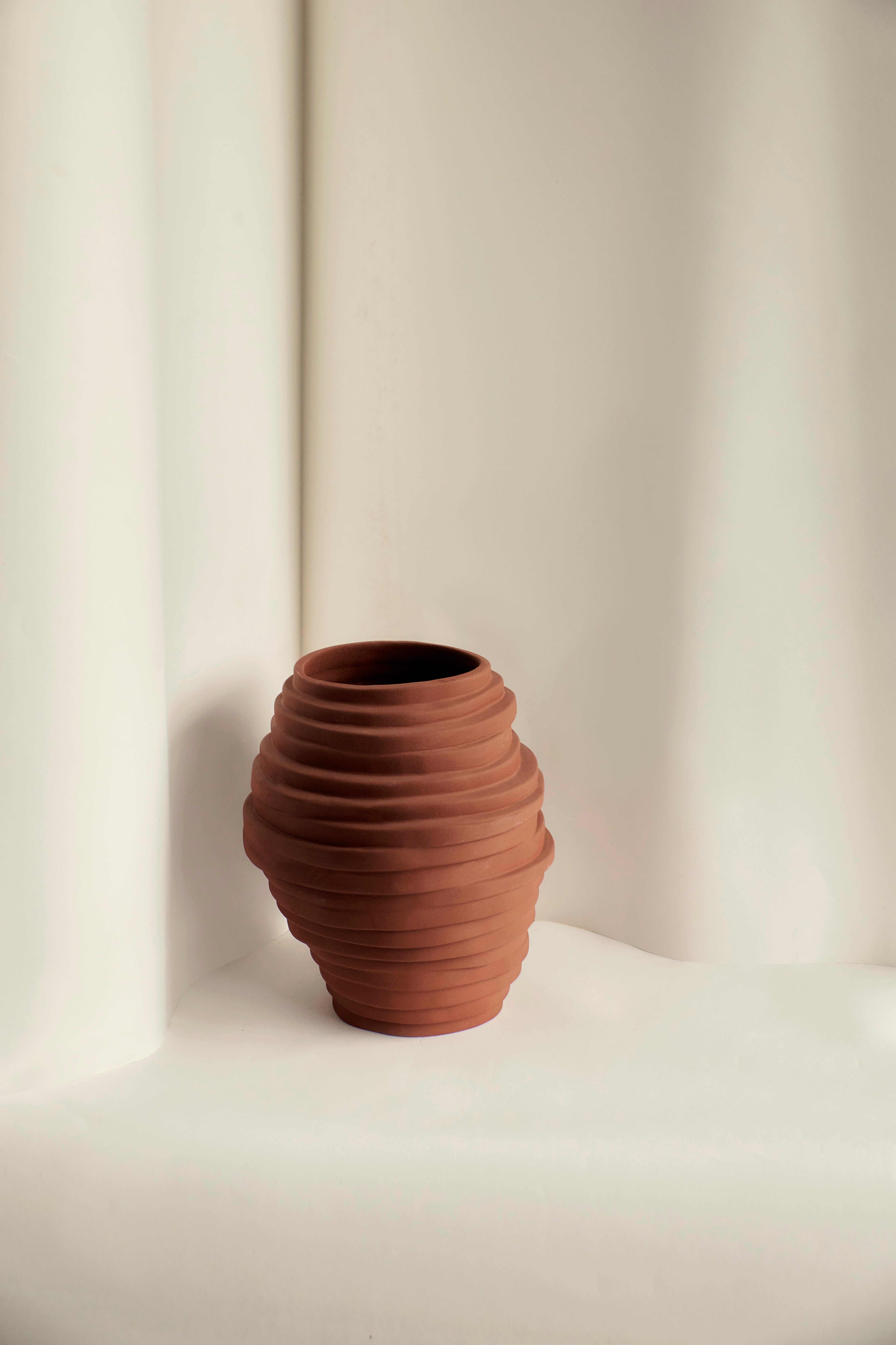 Vase Alfonso, par Project 213A Neuf - En vente à Macieira de Sarnes, PT