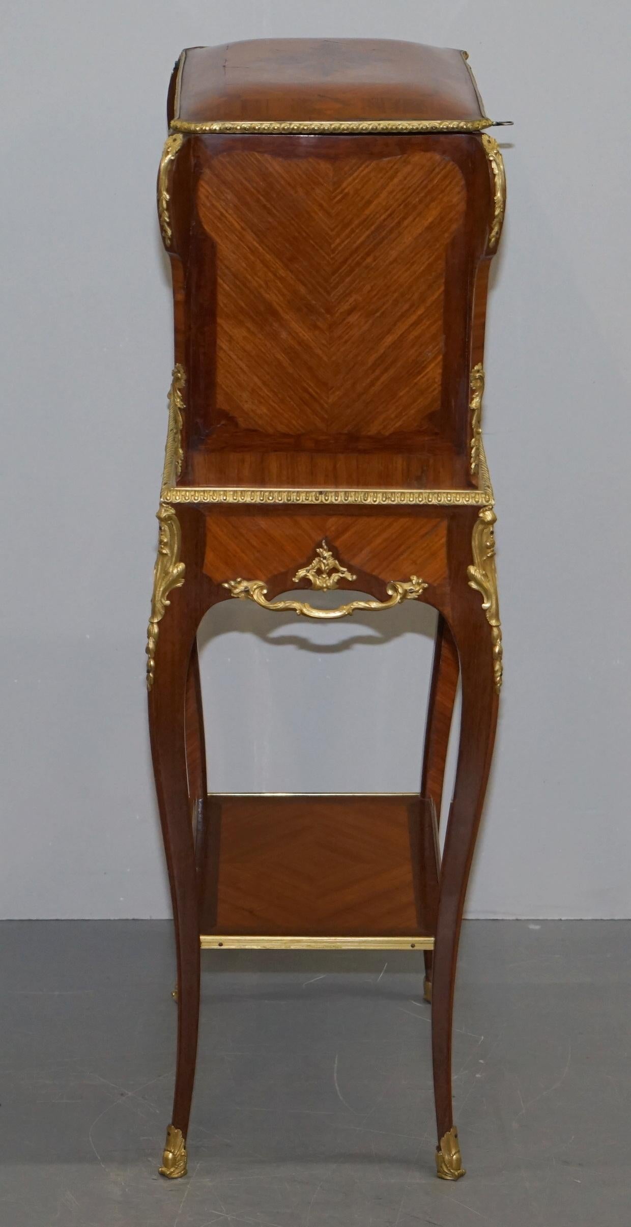 Coffret à bijoux Alfred Beurdeley Tulip & King Wood en bronze sur pied Paris France en vente 5